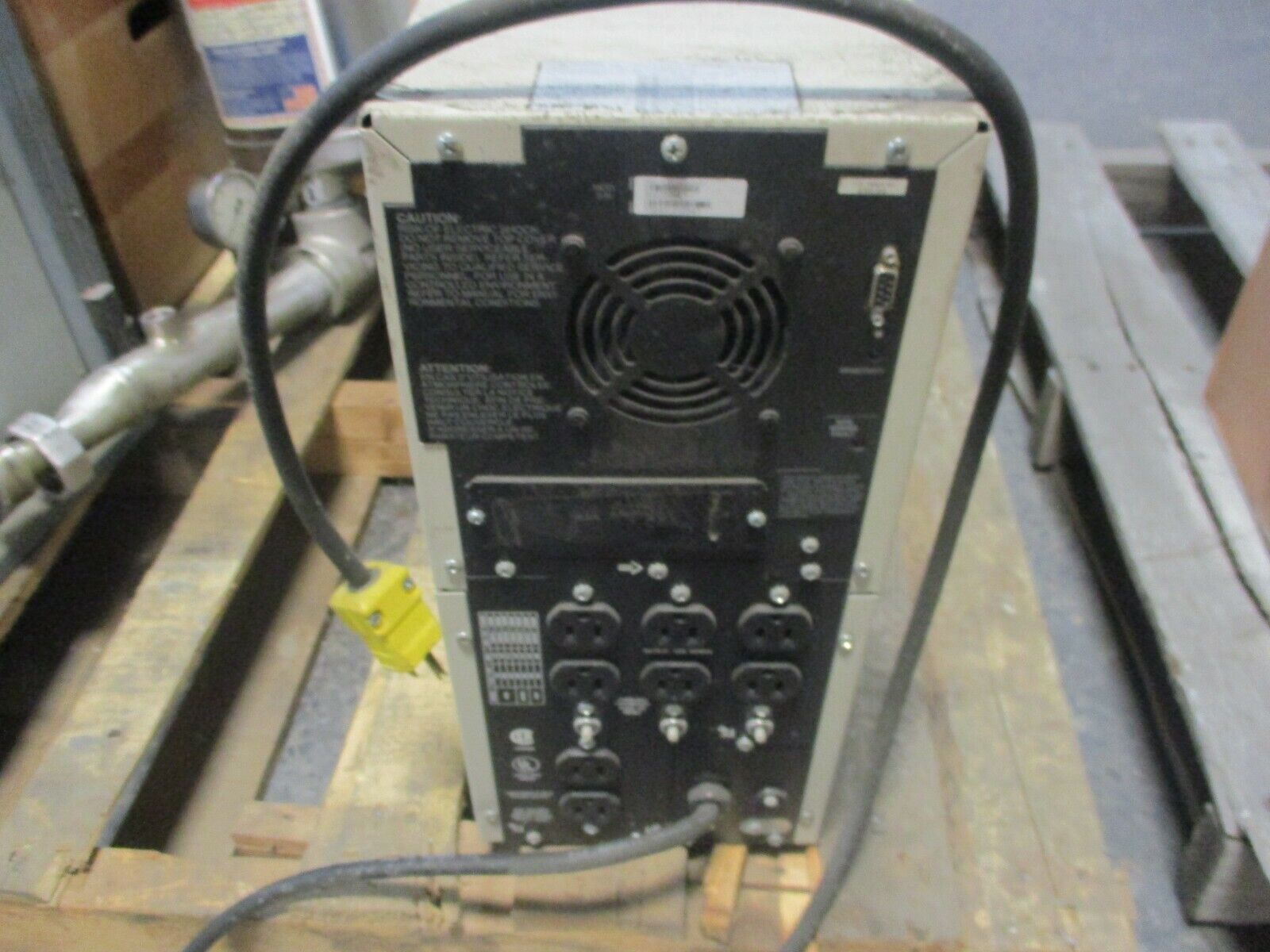 APC Smart-UPS 2200 SU2200NET 2200VA 1600W Used