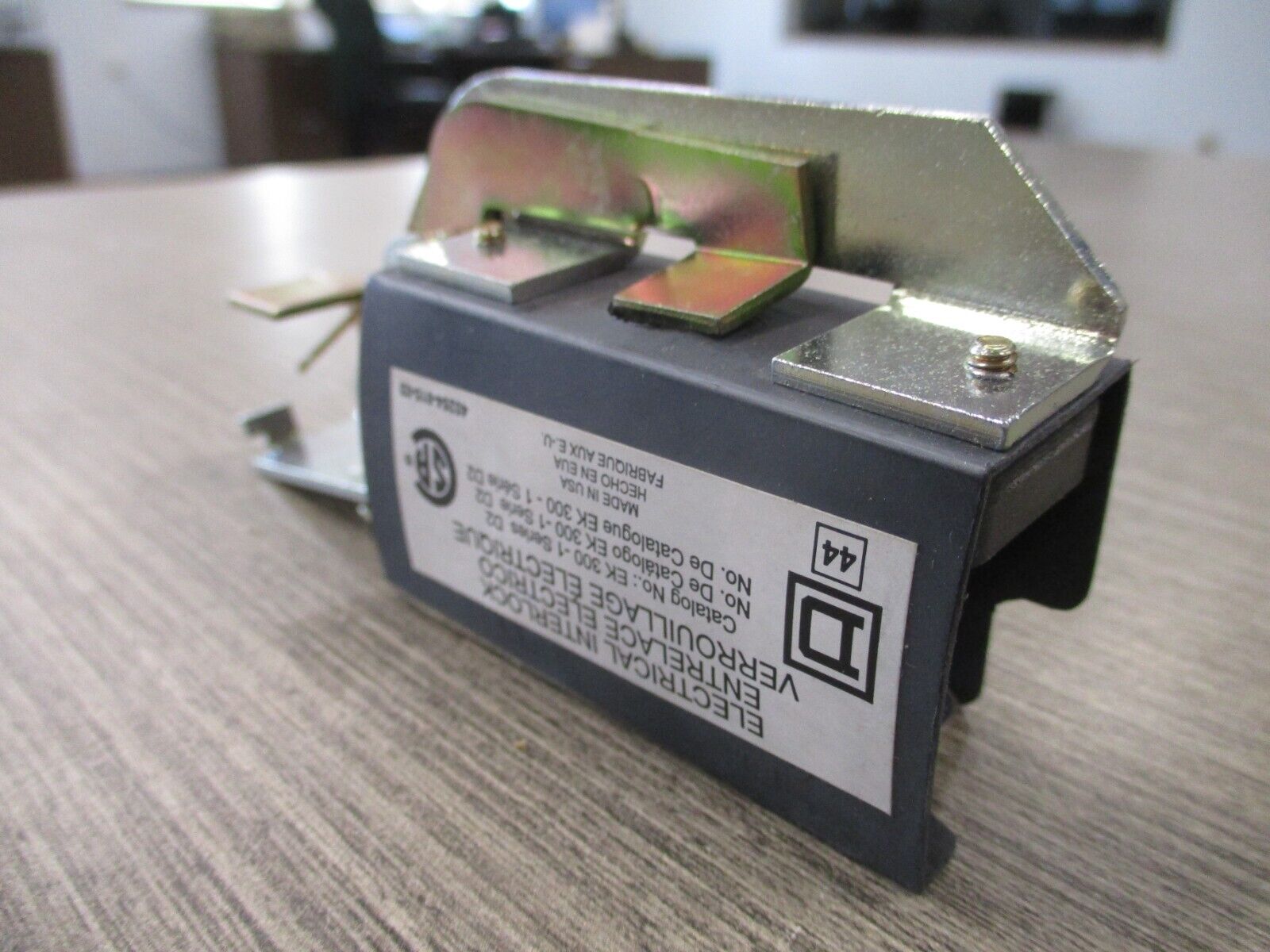 Square D Electrical Interlock EK3001 Ser. D02 For 30ASwitch New Surplus