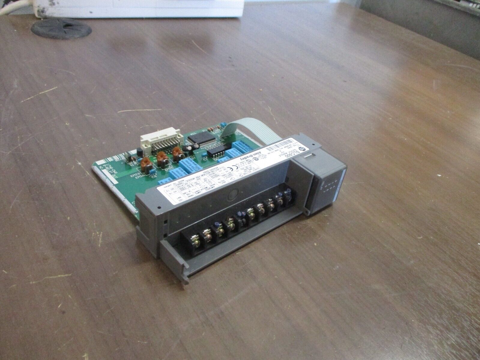Allen-Bradley SLC 500 Output Module 1746-OW8 Ser. A *No Terminal Cover* Used