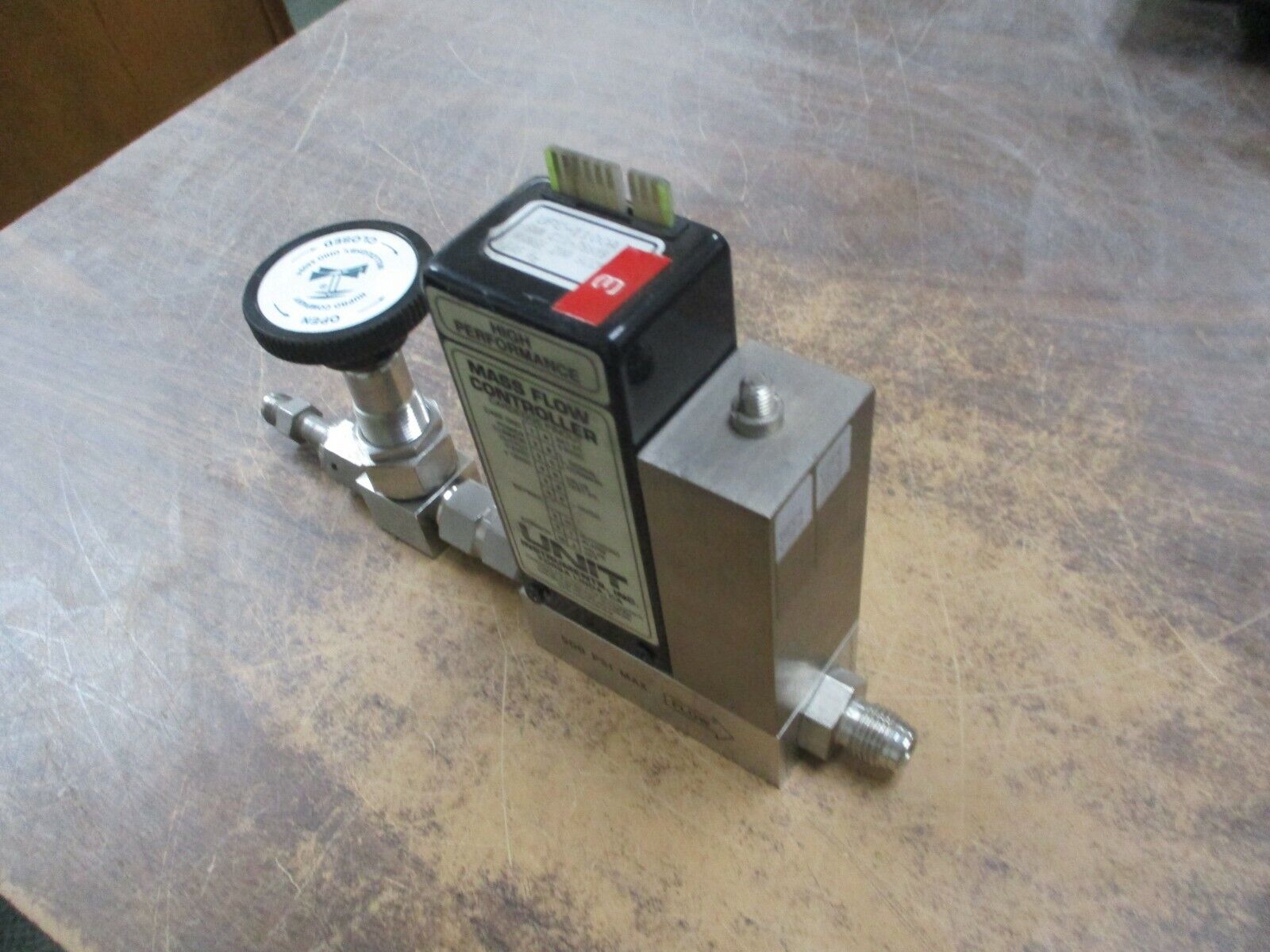 Unit Instruments Mass Flow Controller UFC-1100A Output: 0-5VDC Power: 15VDC Used