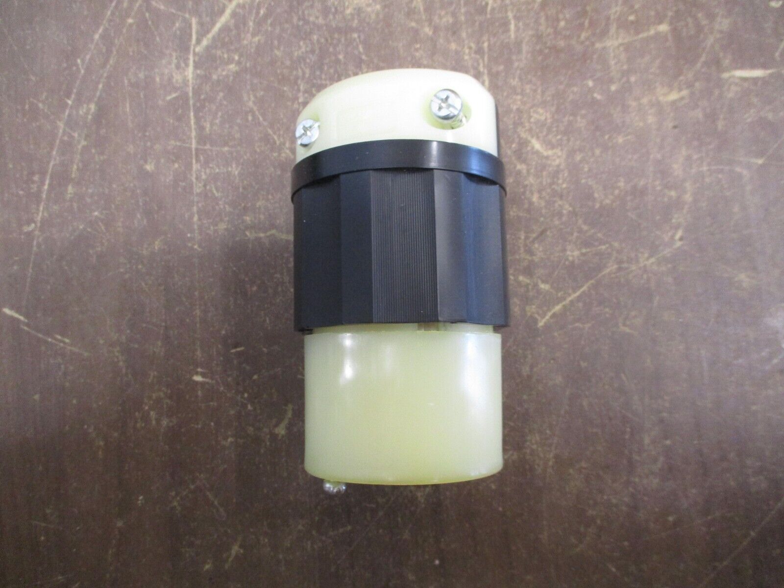 Leviton Connector 2423 20A 250V 3Ph New Surplus