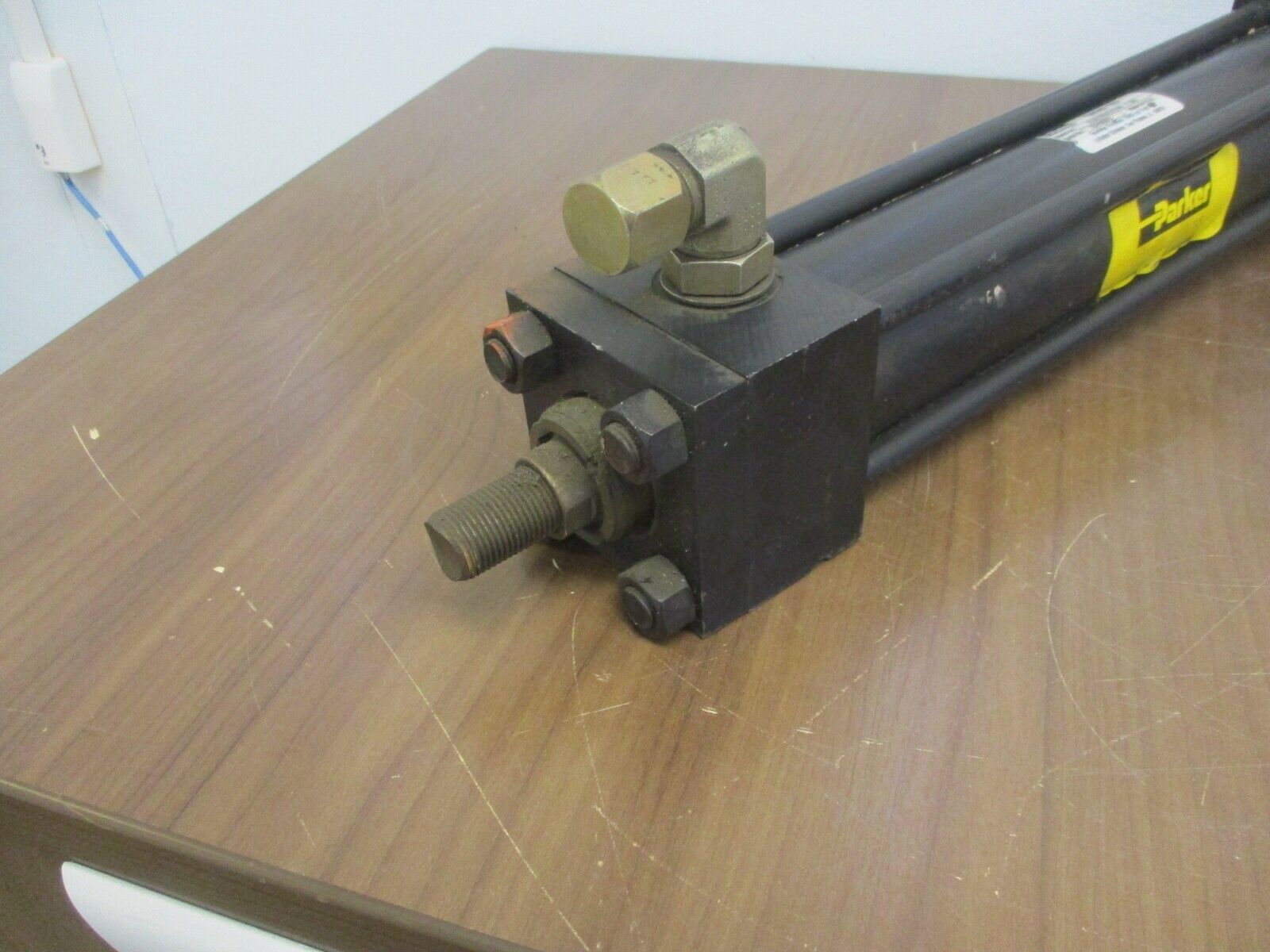 Parker Series 2H Hydraulic Cylinder, 02.00 BB2HLTS14AC 11.000 3000PSI Used