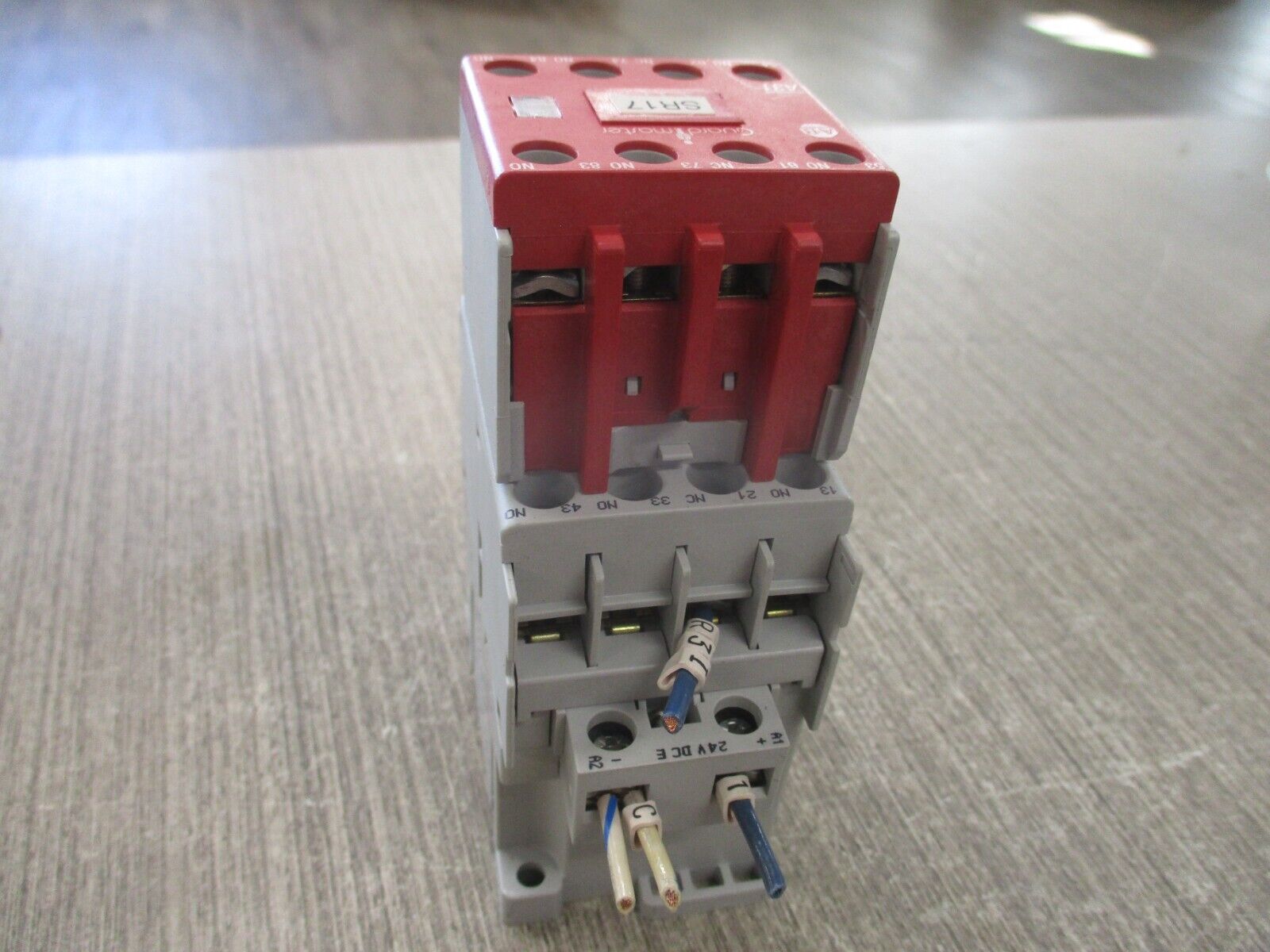 Allen-Bradley GuardMaster Safety Relay 700S-CF620EJC Ser. A 24VDC Coil 25A 600V