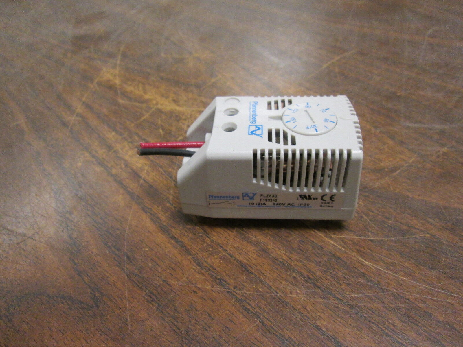 Pfannenberg Thermostat FLZ530 F193242 10A 240VAC Range: 30-140°F Used