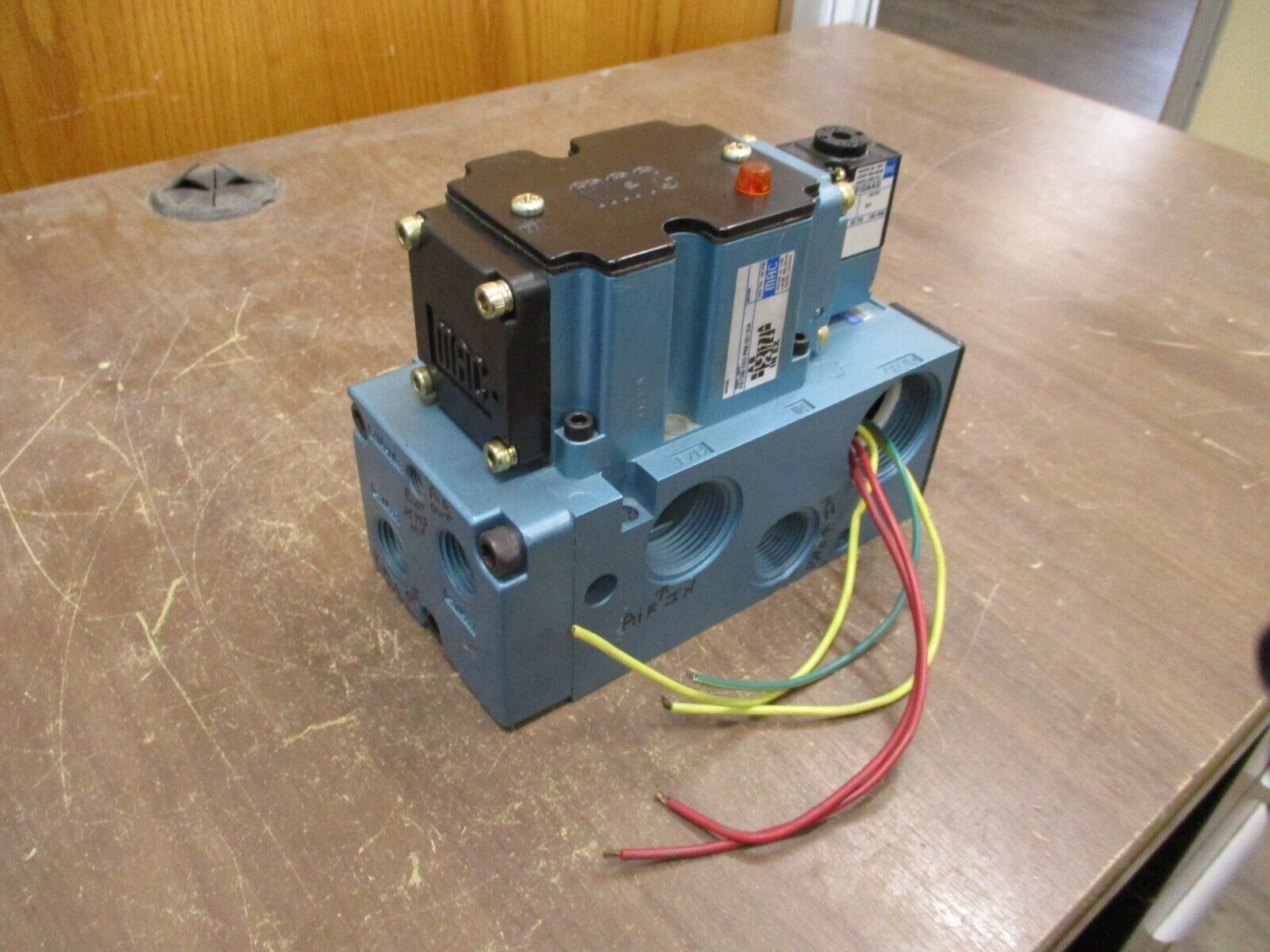 MAC Solenoid Valve 6513B-000-PM-501DA VAC to 150PSI Used