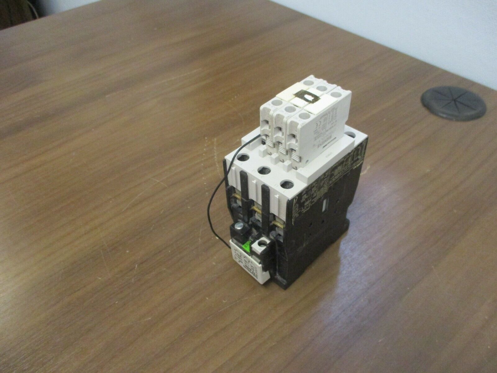 Siemens Contactor 3TF3500-0A 230V Coil 55A 600V w/ (3) Aux Contacts Used