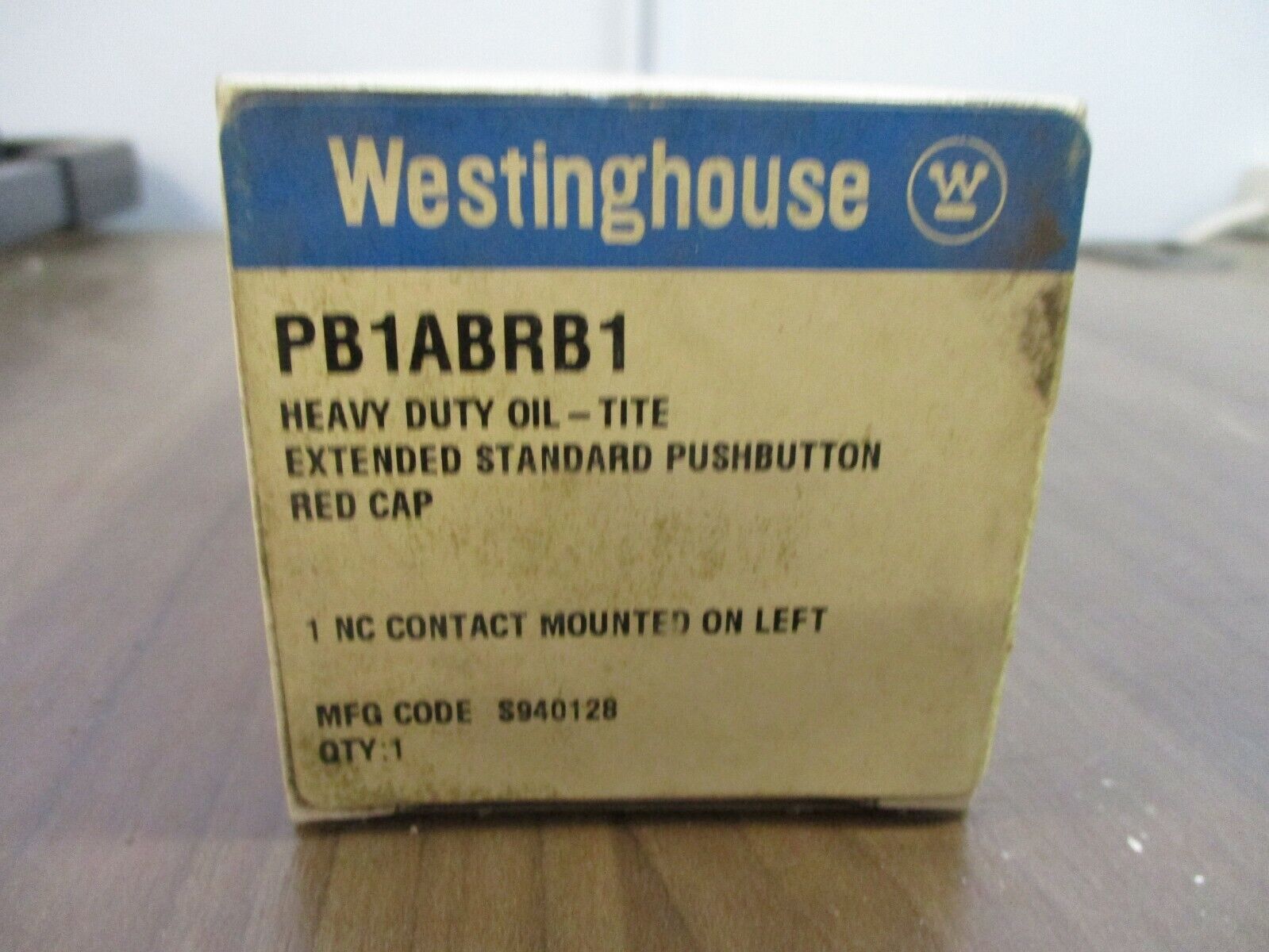 Westinghouse Oil-Tite Extended Push Button PB1ABRB1 Red Cap New Surplus