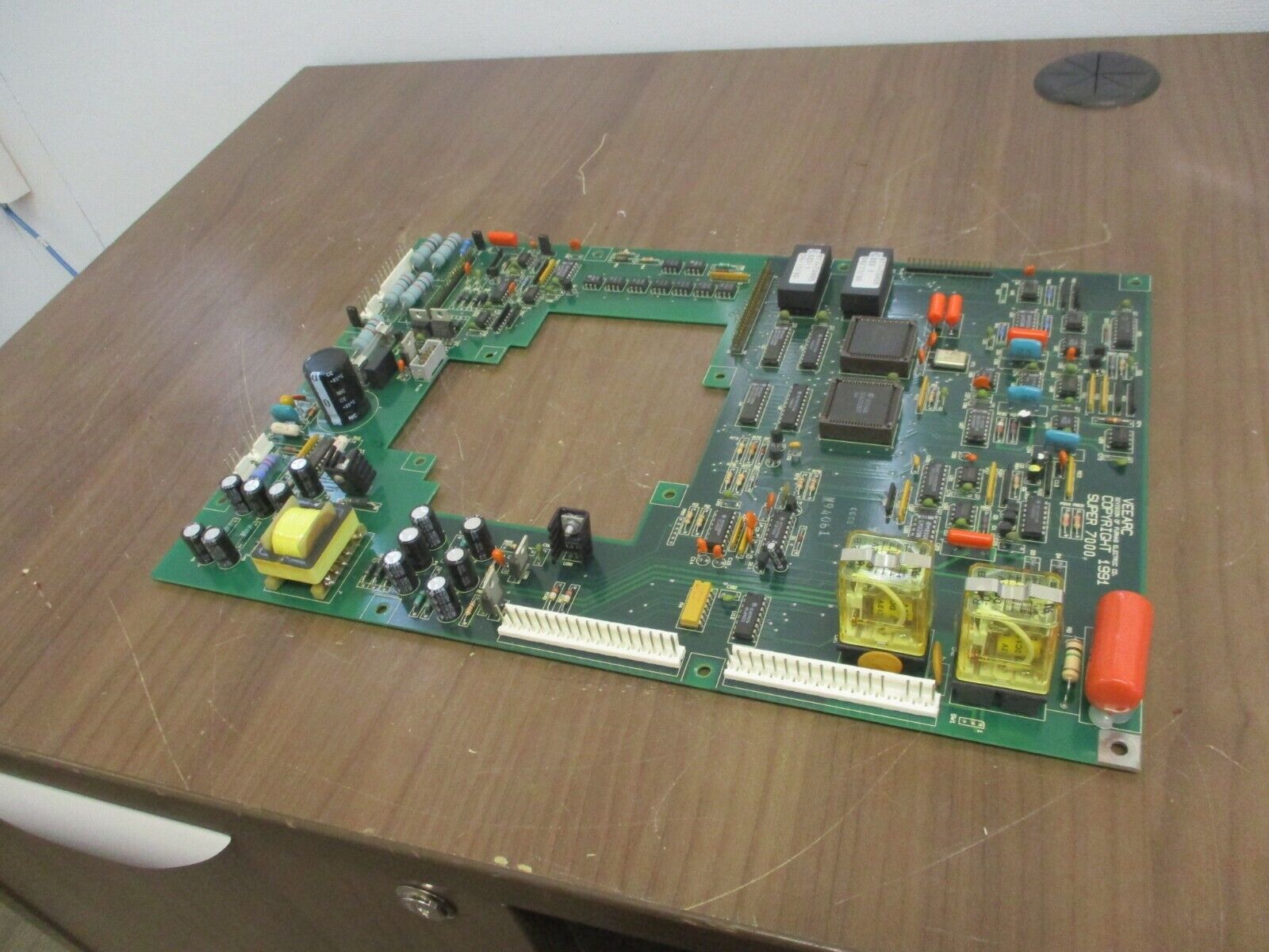 Vee-Arc Super 7000 Regulator Board 930-700 Used