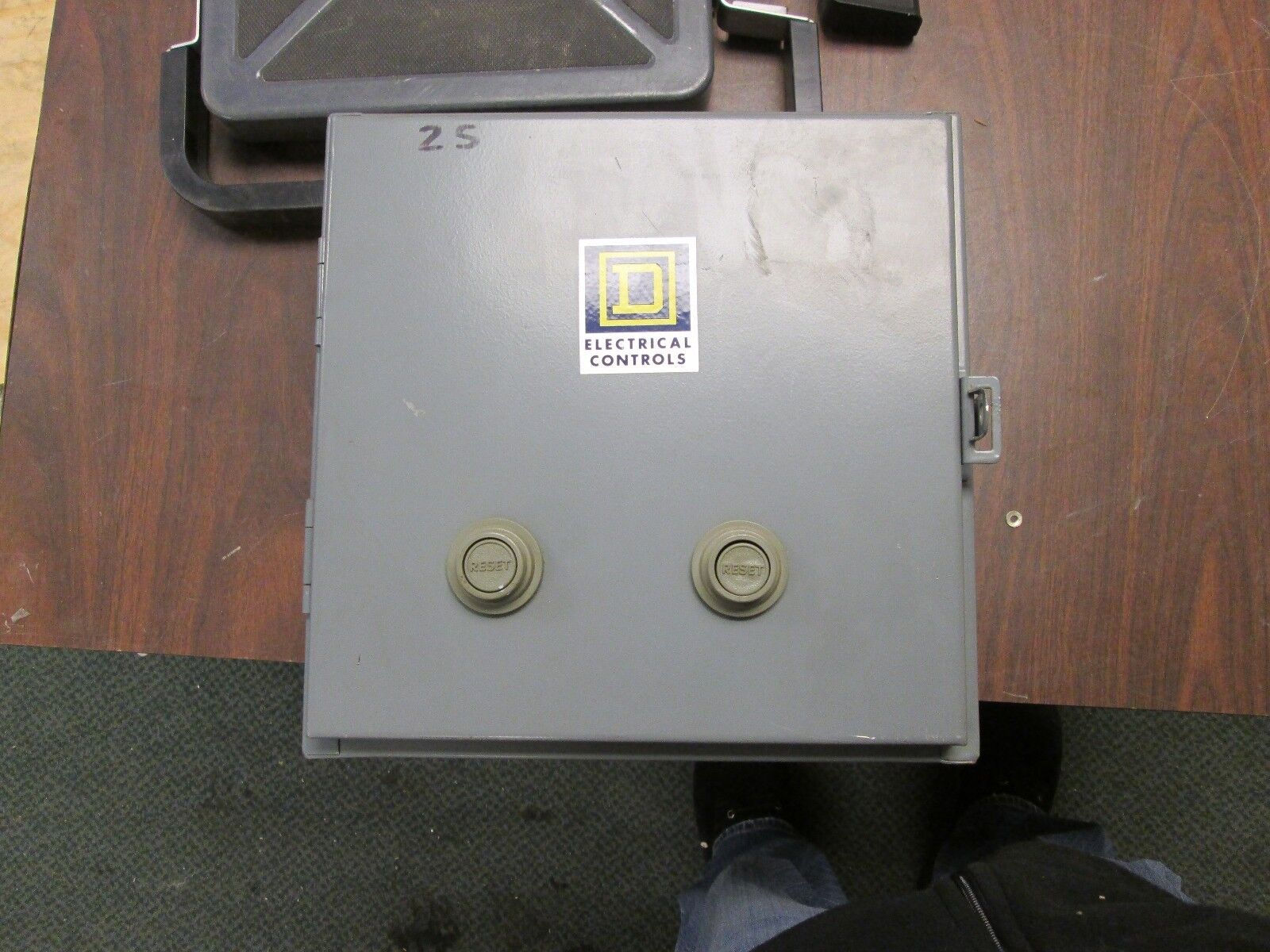 Square D 2 Speed Starter 8810SBG4 Size 0 120V Coil Nema 1 Enclosure Used