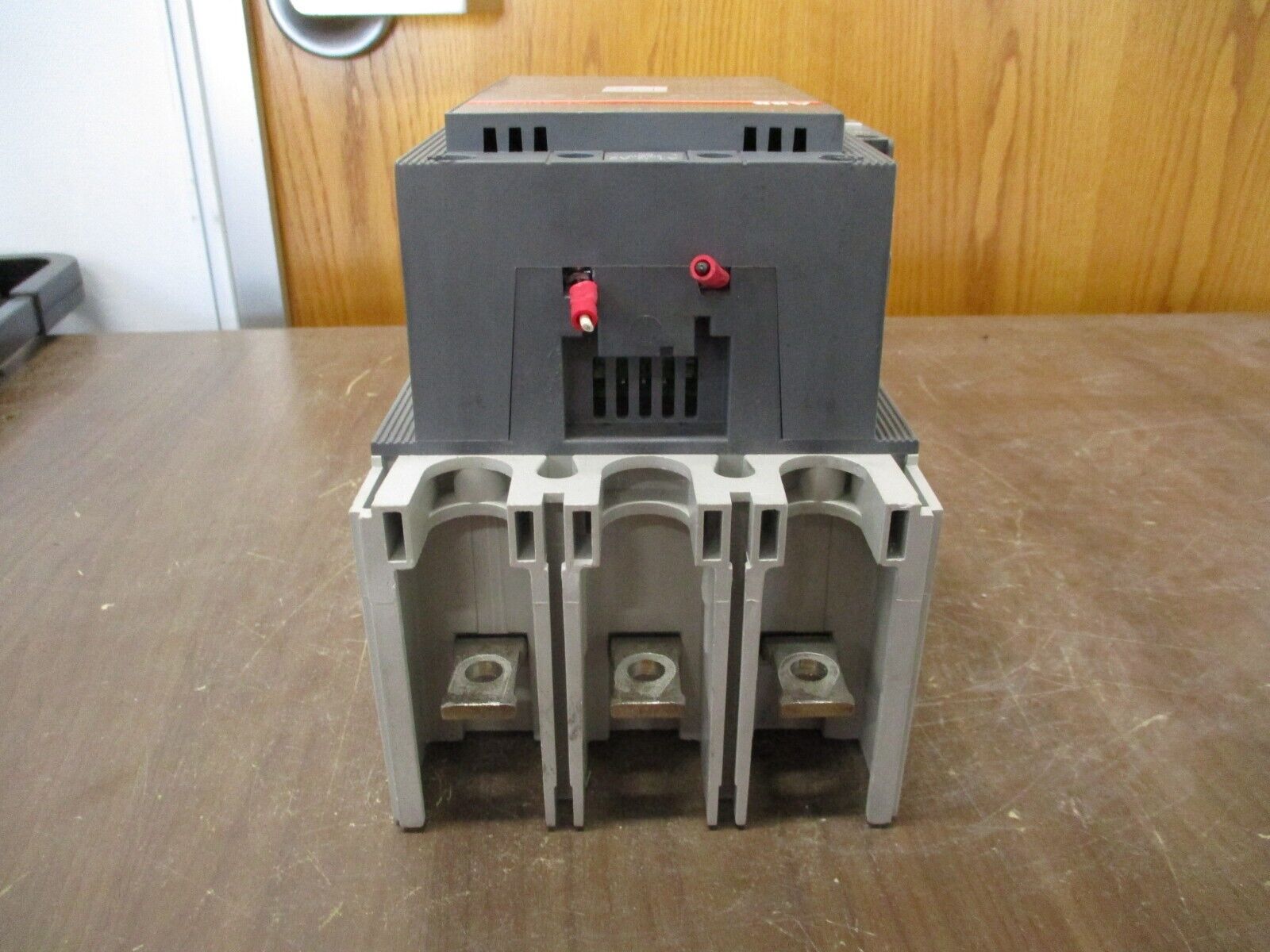 ABB Contactor AF300-30 20-60VDC Coil 400A 600V w/ (1) Aux Contact Used