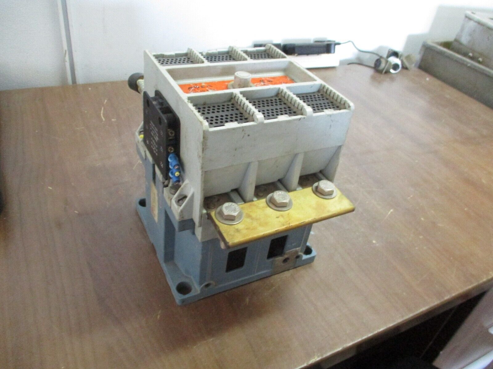 Asea Size 5 Contactor EG 315-1 270A 600V 110-120V Coil *Chipped Cover* Used
