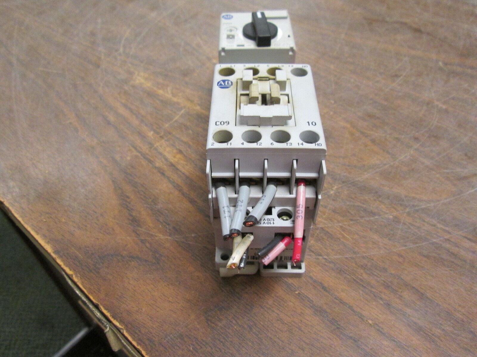 Allen-Bradley Starter 100-C09*10 / 140M-C2E-B25 120V Coil 25A 600V Trip:1.6-2.5A