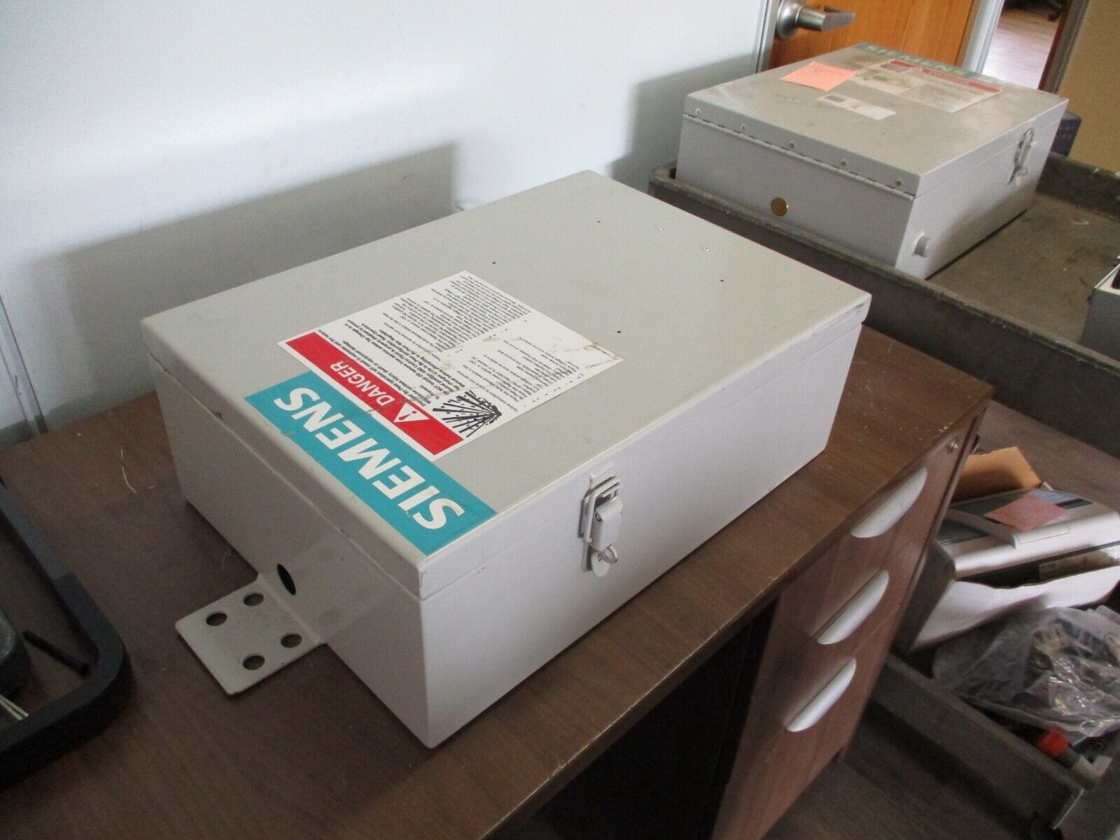 Siemens Accu/Stat MJ-X Voltage Regulator Control Panel S-62449 w/ Enclosure Used