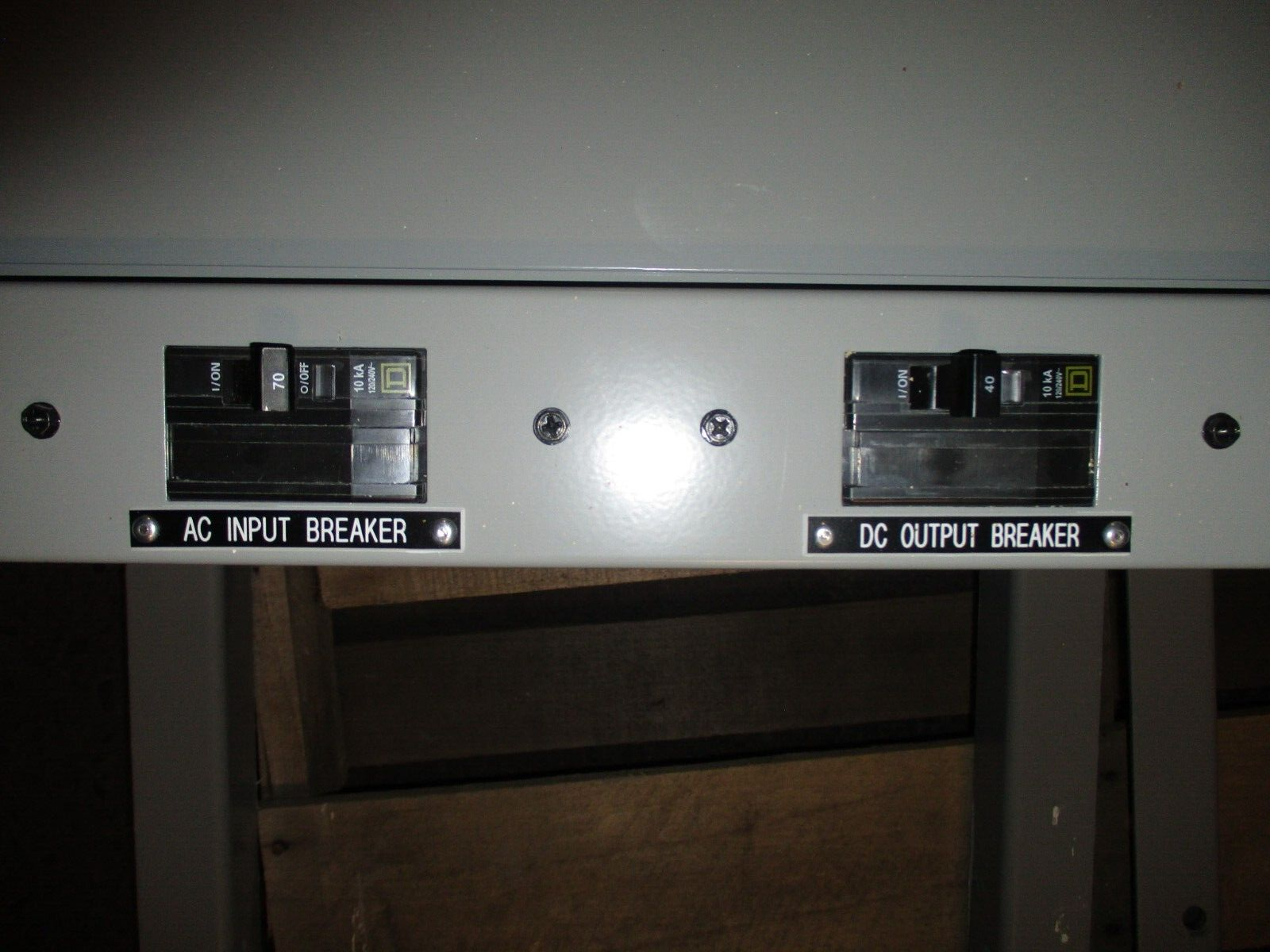 EnerSys Series AT10.1 Battery Charger / Rectifier AT10130025E208SAUXXXXXXX Used