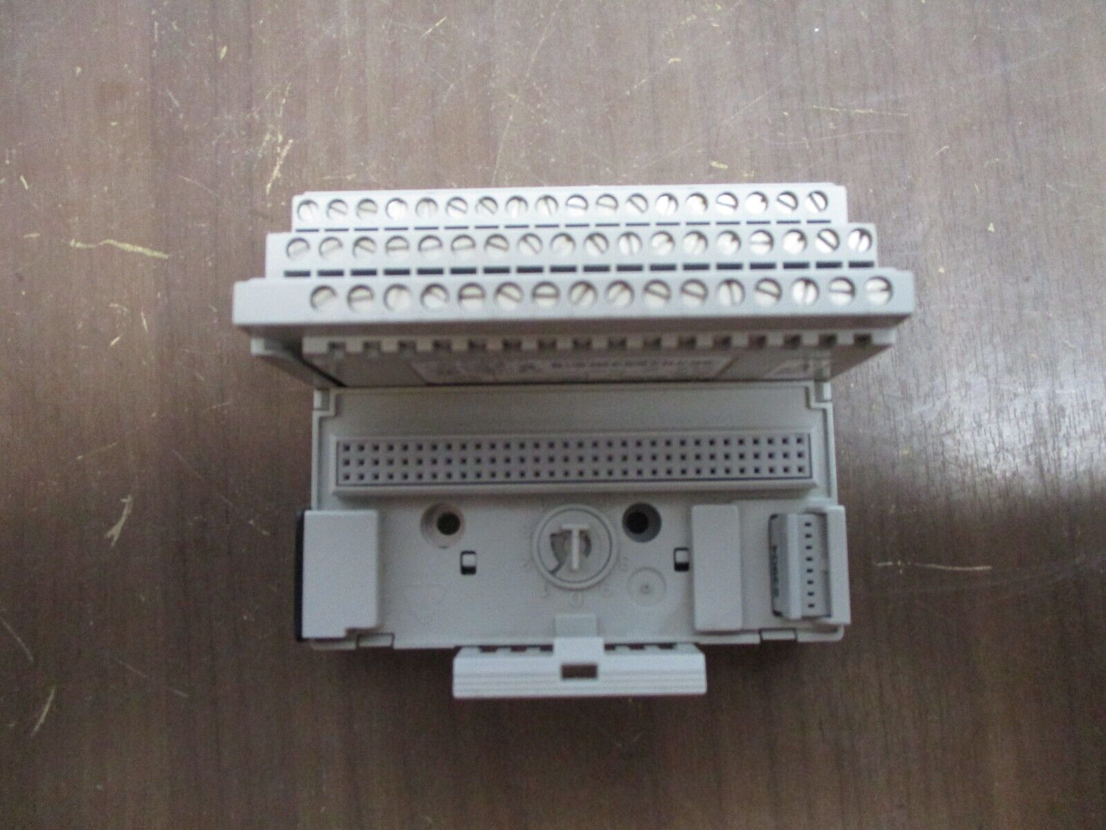 Allen-Bradley Flexbus Terminal Block 1794-TB3 Ser. A Cat Rev. M04 New Surplus