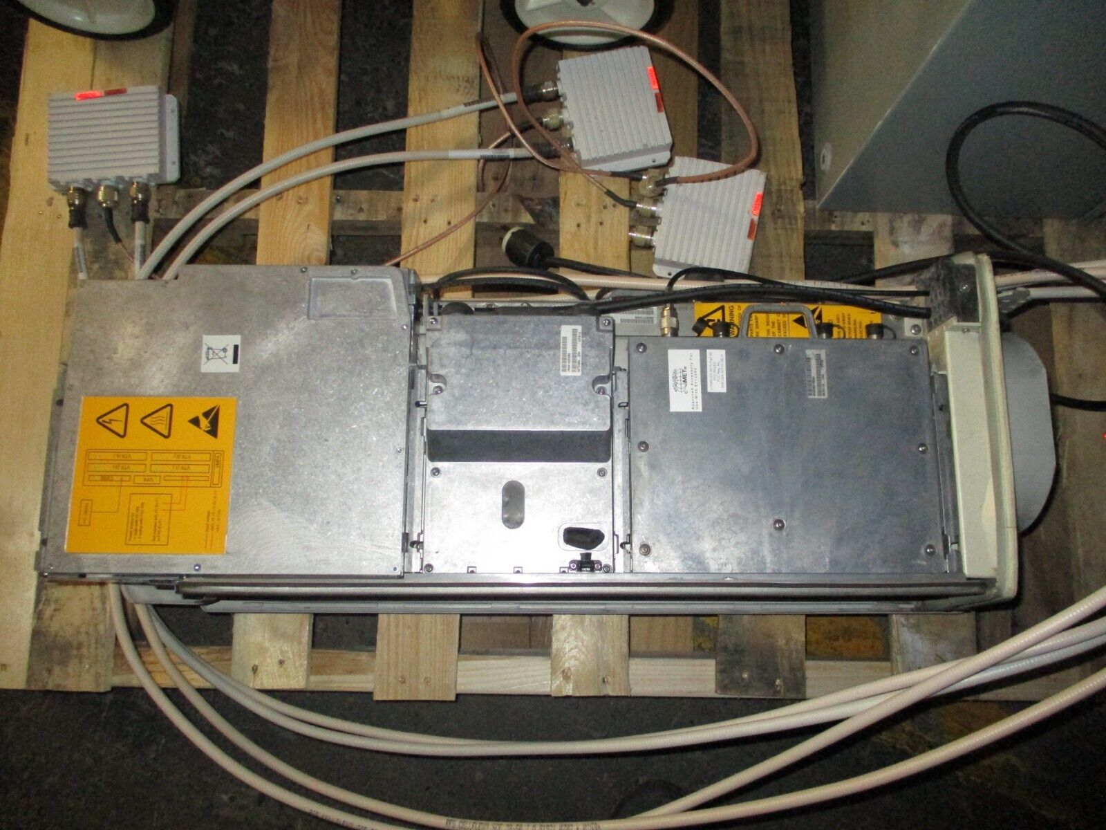 Nokia Edge Metrosite Assembly BTS w/ (4) CVSB Modules Used