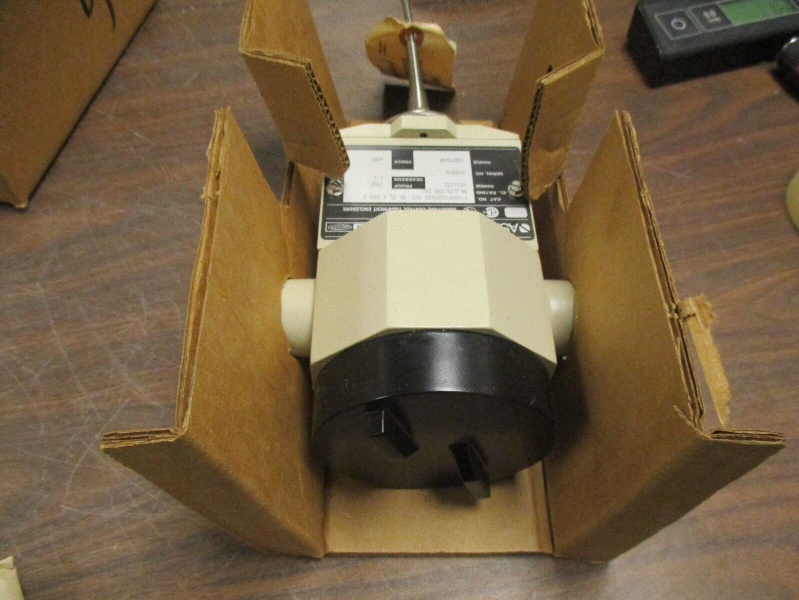 Ashcroft Temperature Control PTSN4P10A7030 5A 125/250VAC New Surplus