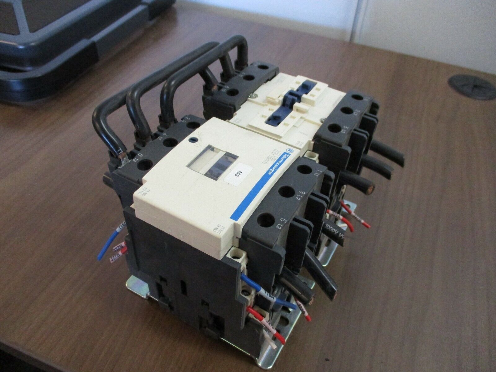 Telemecanique Reversing Contactor, LC1 D8011, 120 V coil, 110A  Used