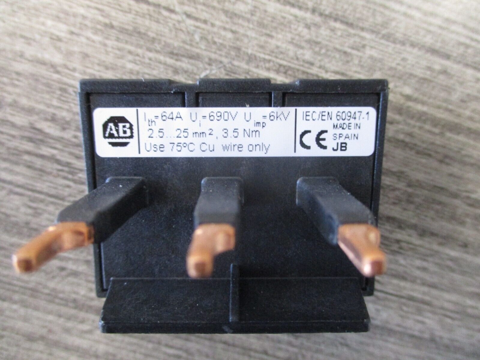 Allen-Bradley Feeder Terminal 140M-C-WTN Ser. A 64A 600V Used