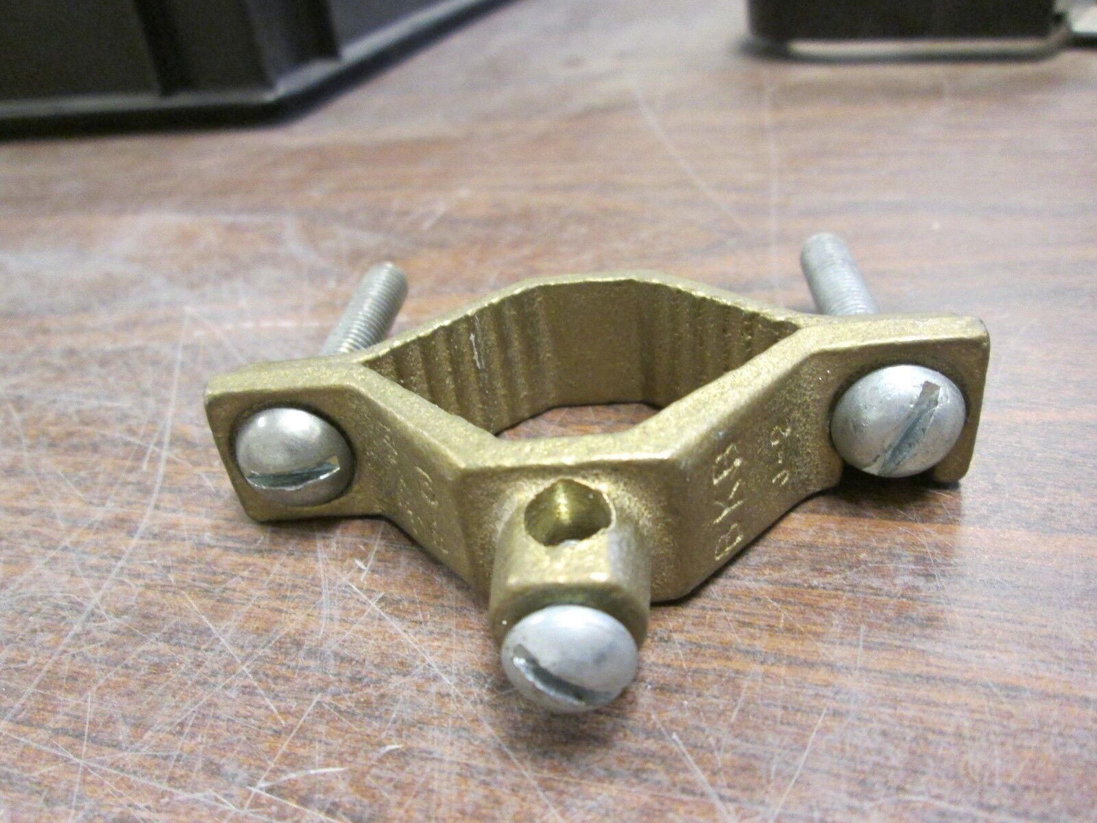 Raco Conduit Clamp BKB J-2 Size 1-1/4"-2" #10-#2 wire Lot of 4 Used