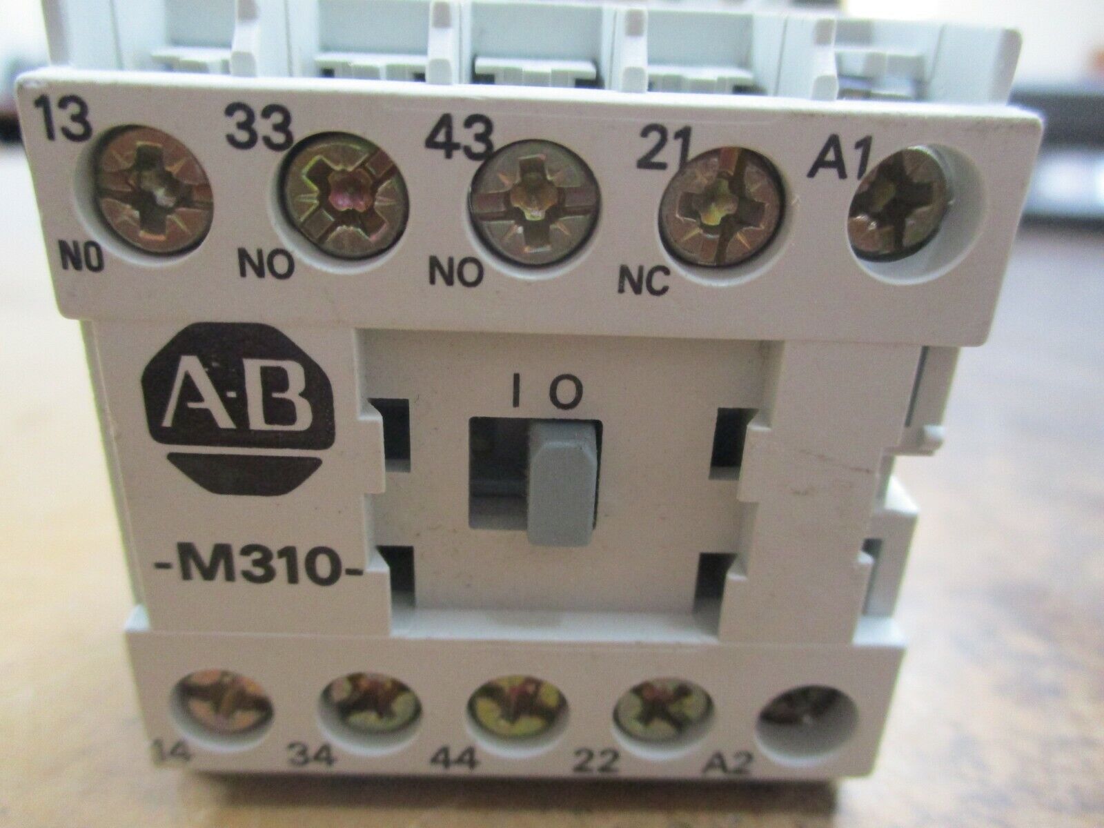 Allen-Bradley Contactor 700-M310* 110-120V Coil 12A@300V 5A@600V Used