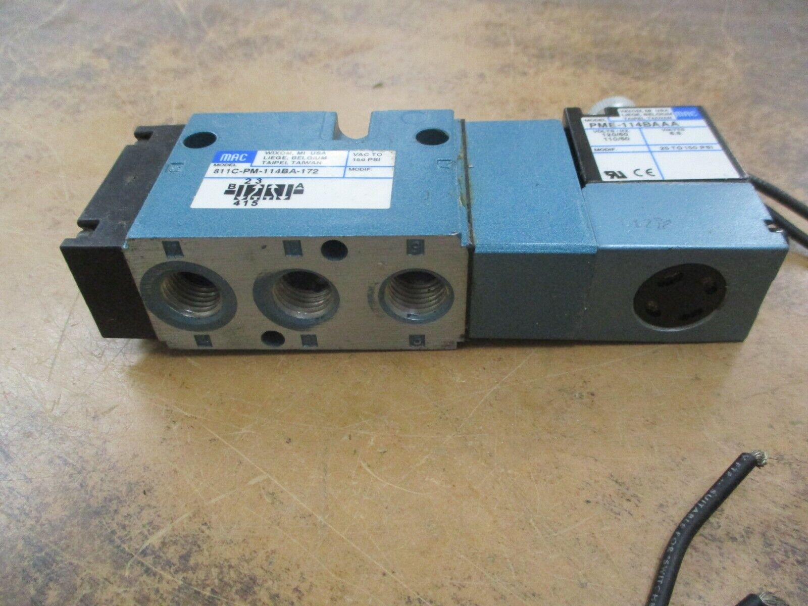 MAC Solenoid Valve 811C-PM-114BA-172 150PSI Used