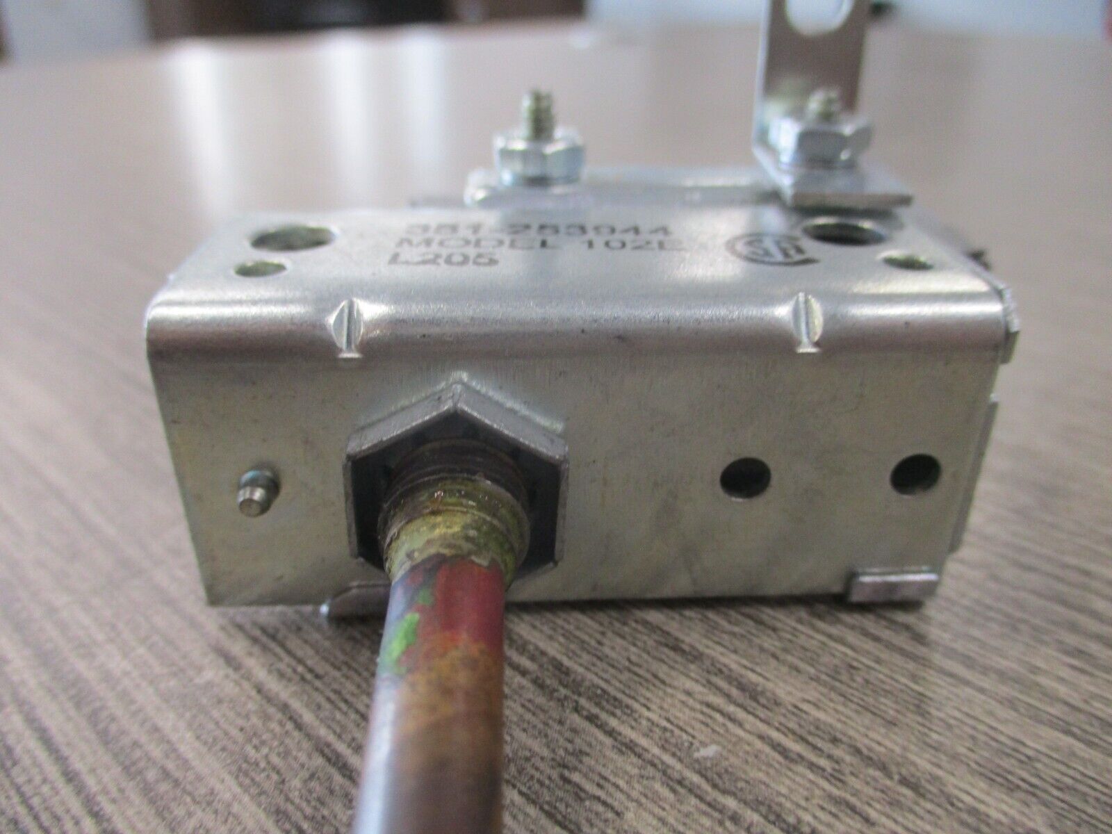 Nordson Model 102E Thermostat 351-253944 Used