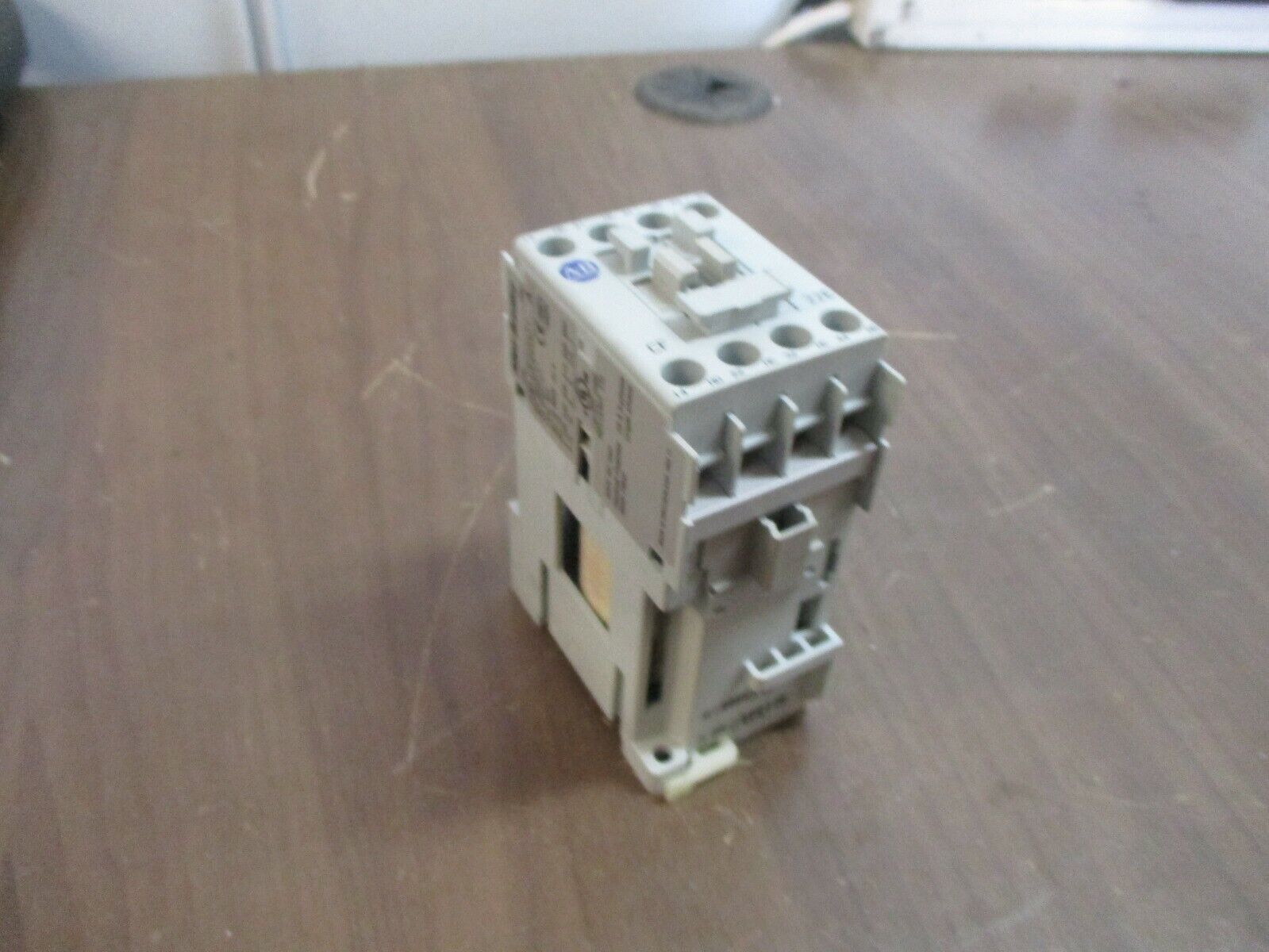 Allen-Bradley Control Relay 700-CF220ZS Ser. A 125VDC Coil New Surplus