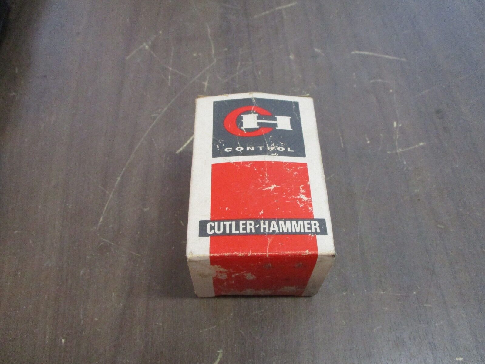 Cutler-Hammer Compact Pushbutton Indicating Light E30CG 12V New Surplus