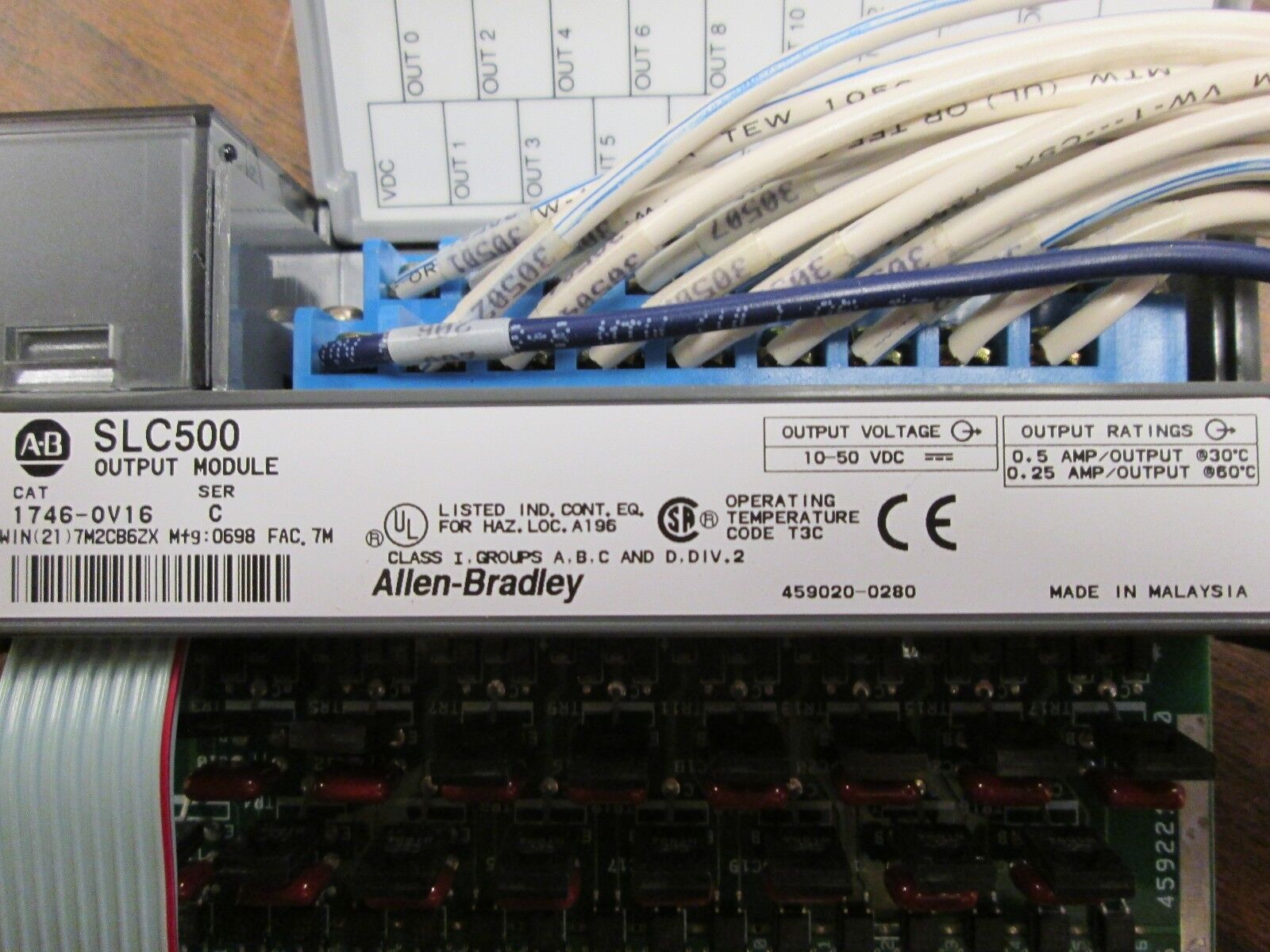 Allen-Bradley SLC500 DC Output Module 1746-0V16 Output: 10-50 VDC
