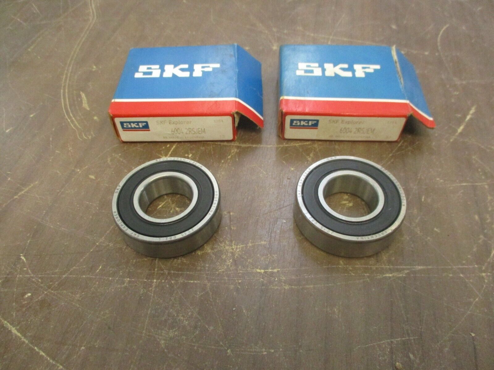 SKF Explorer Ball Bearing 6004 2RSJEM New Surplus **Lot of 2**
