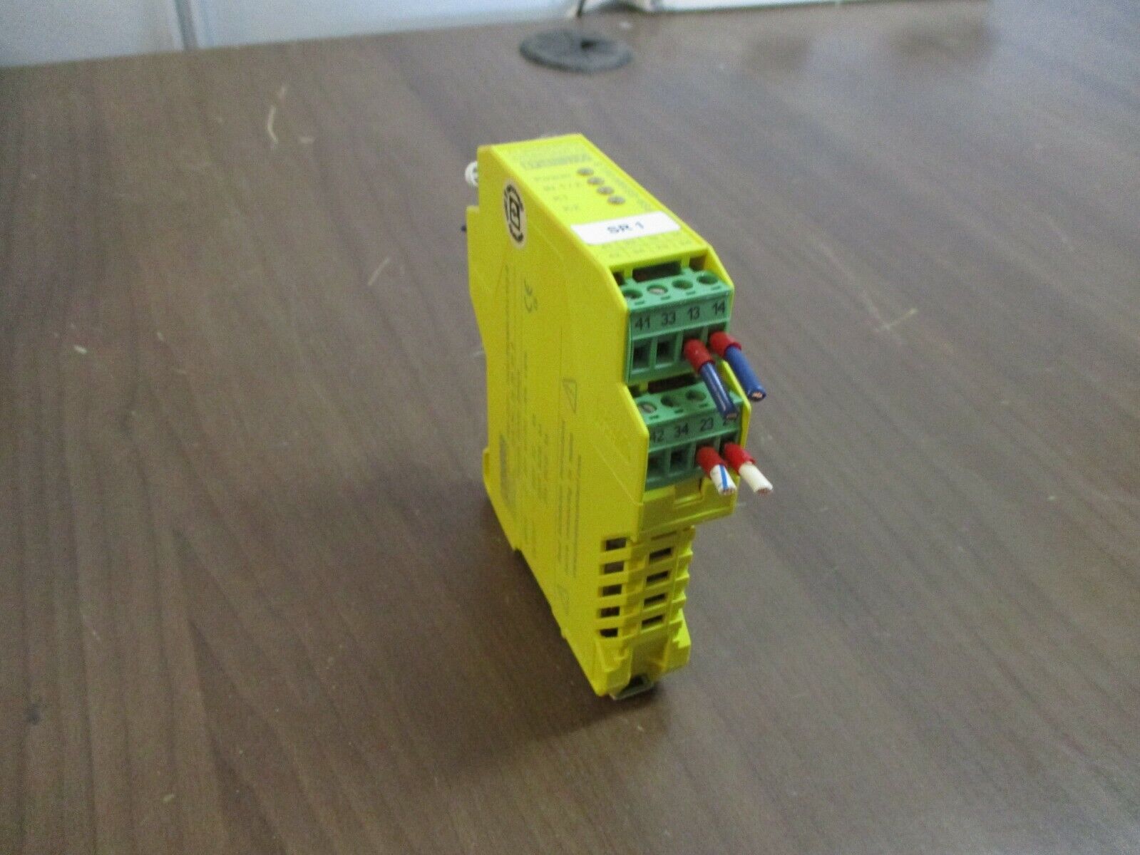 Phoenix Contact Safety Relay PSR-SCP-24UC/ESAM4/3X1/1X2/B Input: 24V AC/DC Used