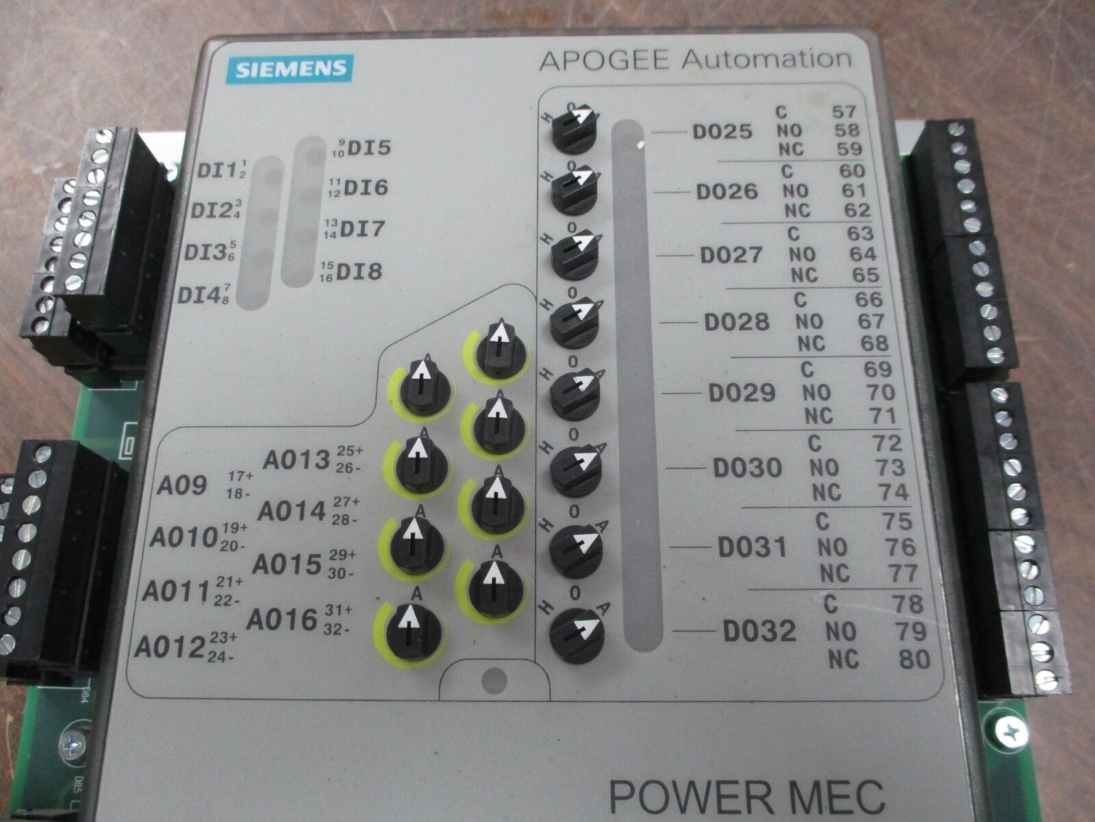 Siemens APOGEE Automation Model 1210 EL Power MEC 549-645 PXM,HOA,ENET,LON Used