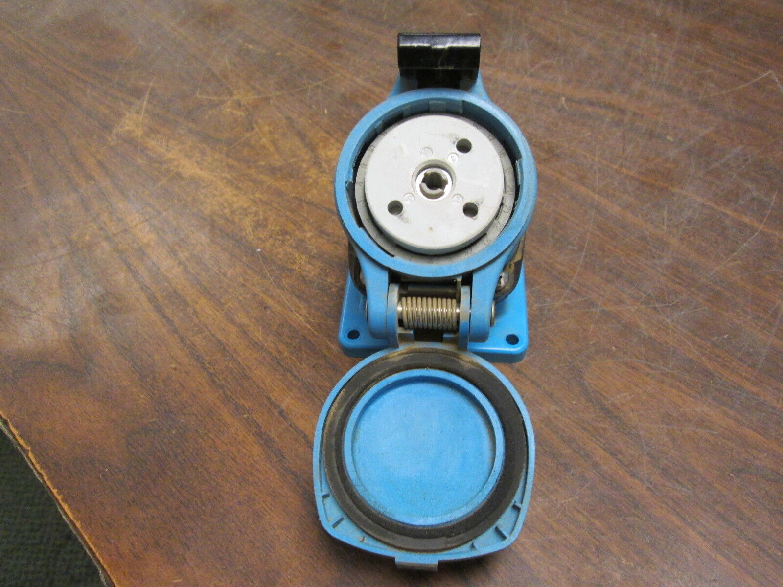 Meltric DS20 Receptacle 33-14143-824 20A 600V Type 3R Used