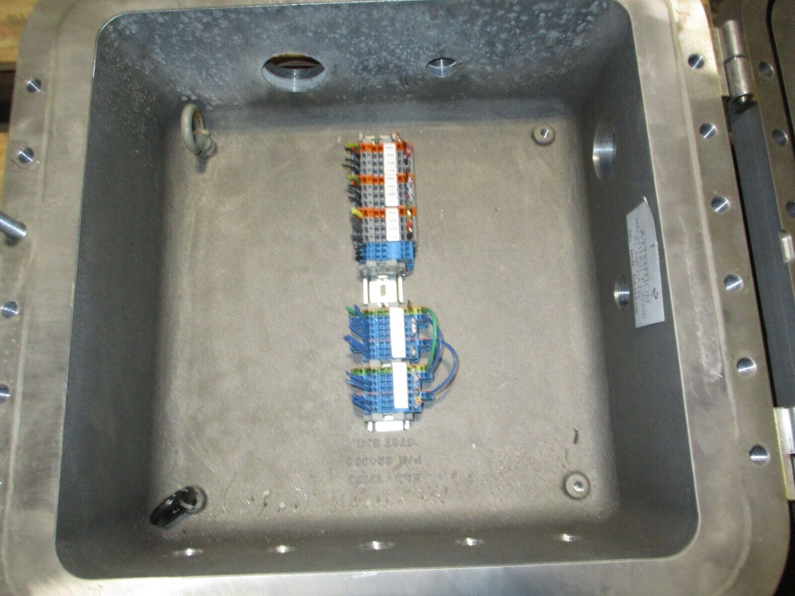 Hubbell Killark Quantum Explosion-Proof Enclosure EXB-16166 N34 Size: 16"x16"x6"