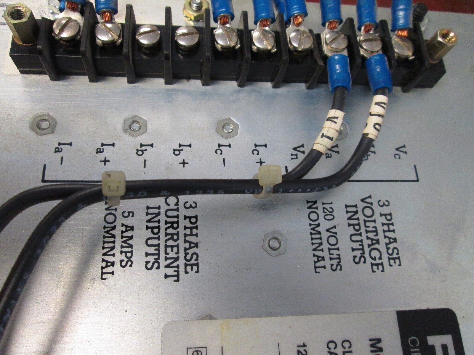 Square D Power Logic Circuit Monitor 3020 CM150X1 120VAC 0.5A 50/60Hz 3Ph Used