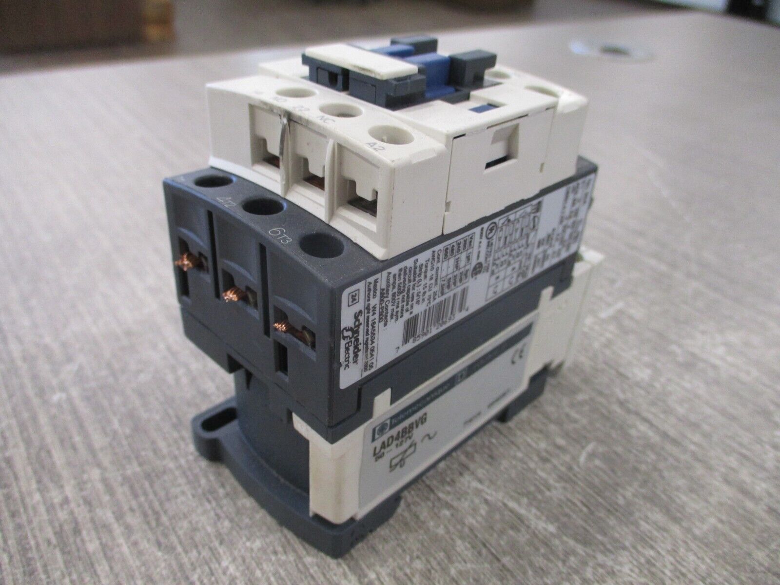 Square D Contactor w/ Mounting Adapter Coil LC1 D09 50-127V Coil Used