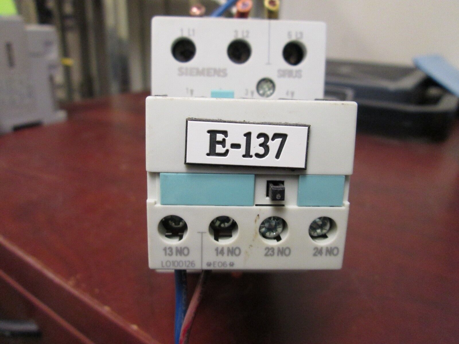 Siemens Sirius Contact 3RT1035-1B..0 24VDC Coil Used
