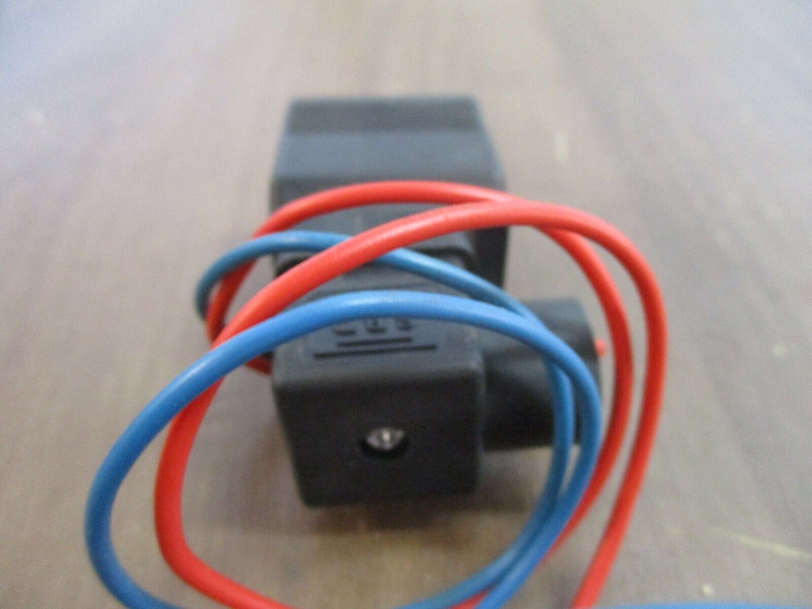 VMI Solenoid Valve V10-C3C 24VDC 10W 0-16 bar Used