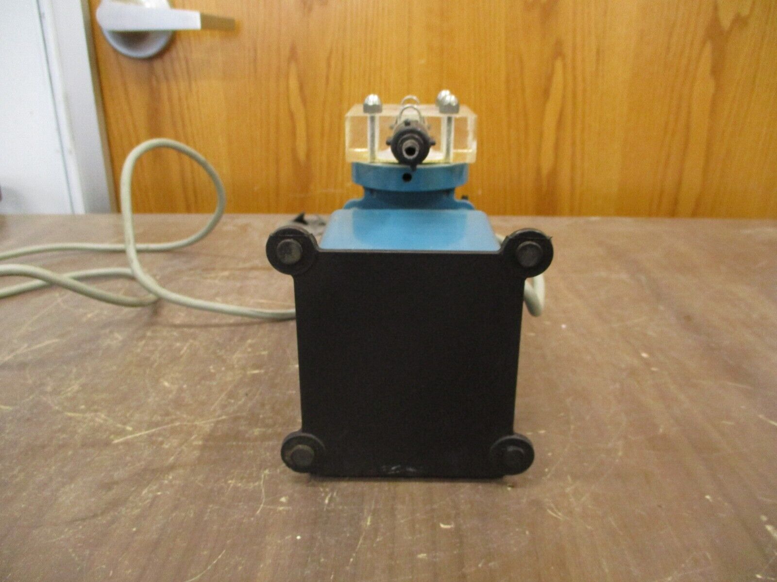 Blue White Chem-Feed Pump C-1530LP 100PSI 1.3GPH 115V 60Hz *Missing Nut* Used