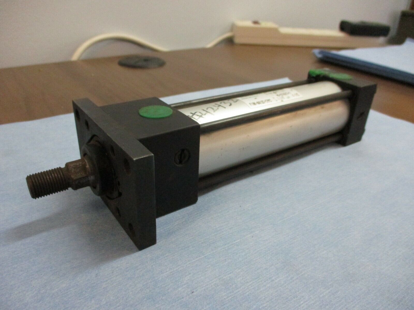 Numatics Actuator FLAK-04I2C-CAA2 250 PSI Used