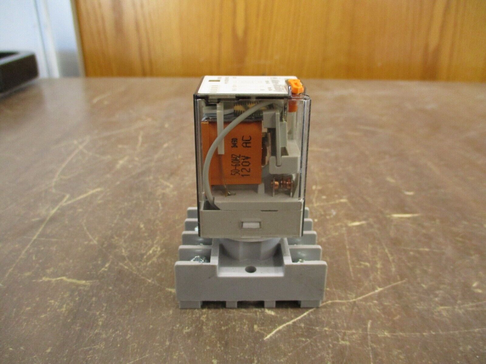 Allen-Bradley Relay 700-HA32A1-3-4 Ser. D 120V Coil w/ Base Used