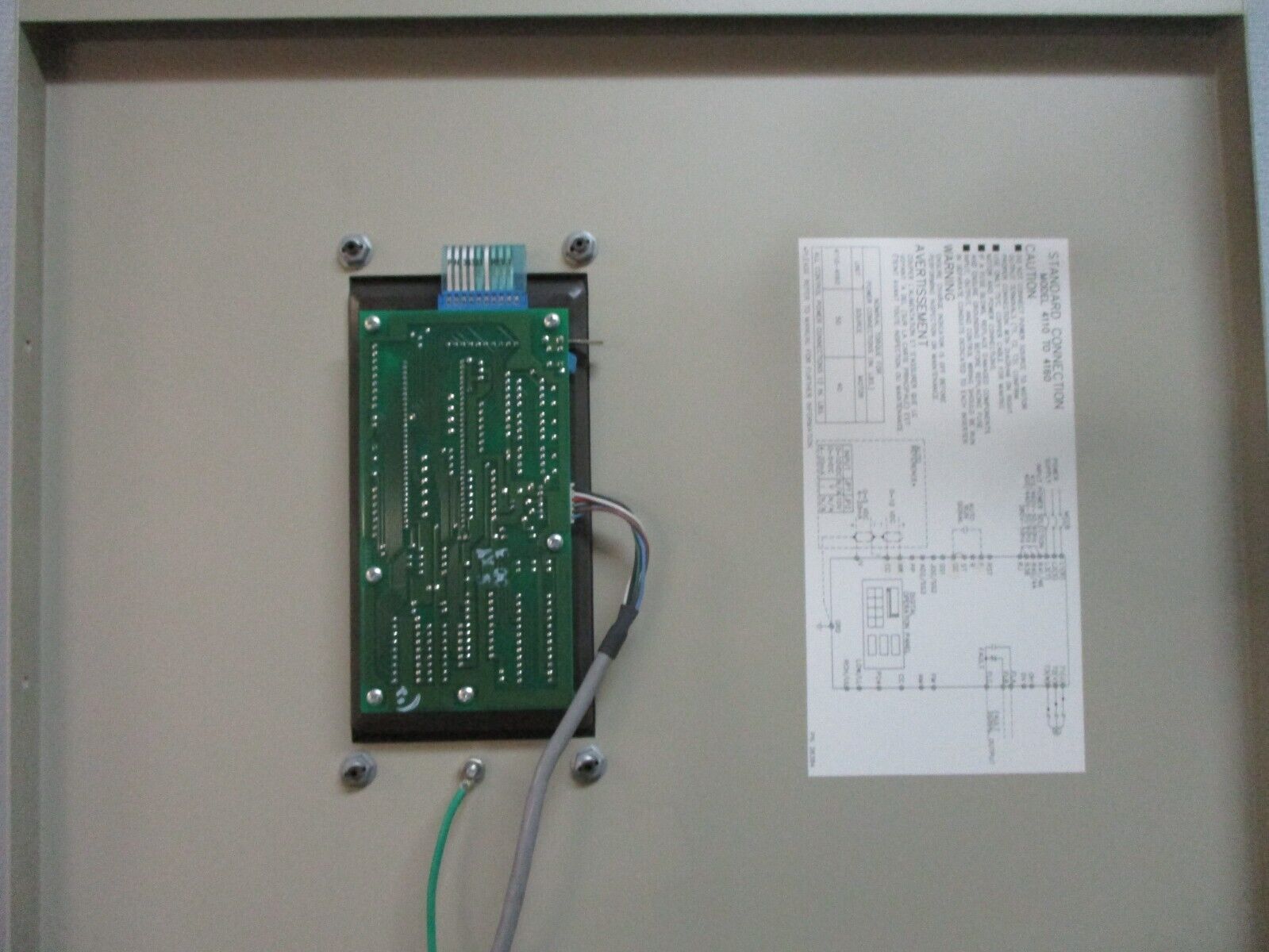 York Air Modulator AMIV-10-46 11kVA 3Ph Input: 460V 15A 3P 50/60Hz Used