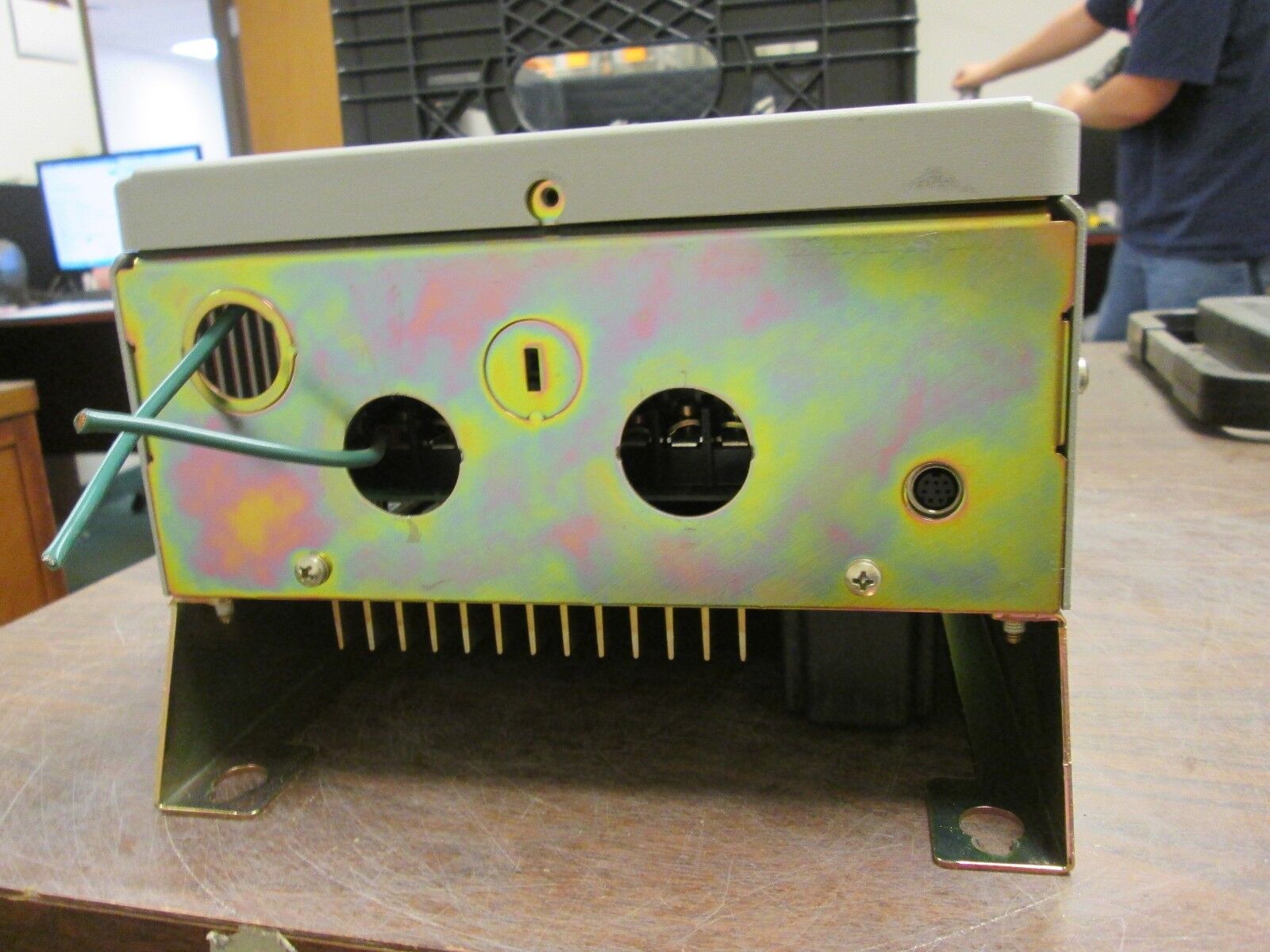 Allen-Bradley 1336 Plus AC Drive 1336S-BRF07-AE-DE4 0.75HP Used- no cover screw