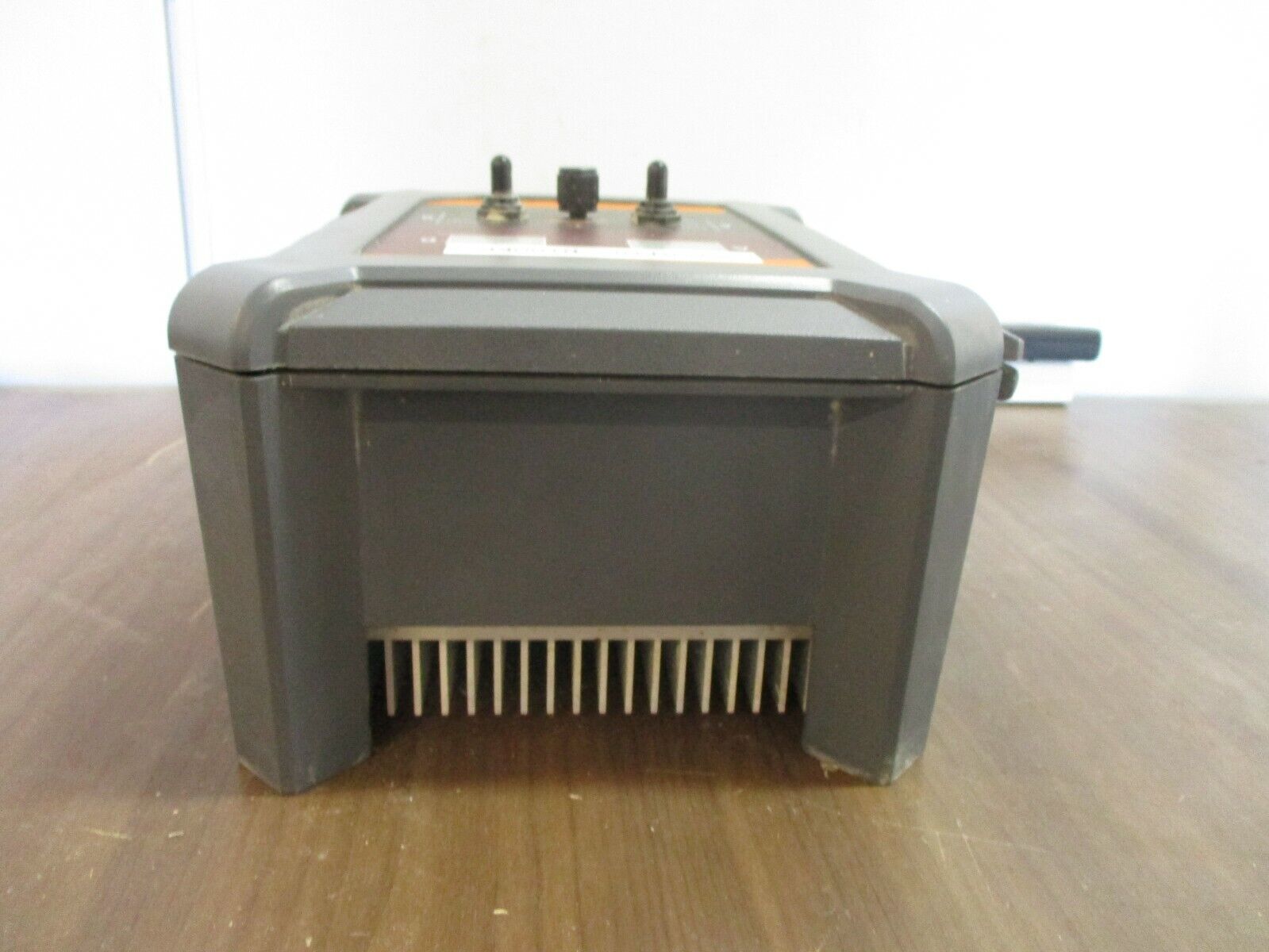 Once Solo LEL-0.2-DU-120V AgriShift Lighting Controller 30-014-00156 Used