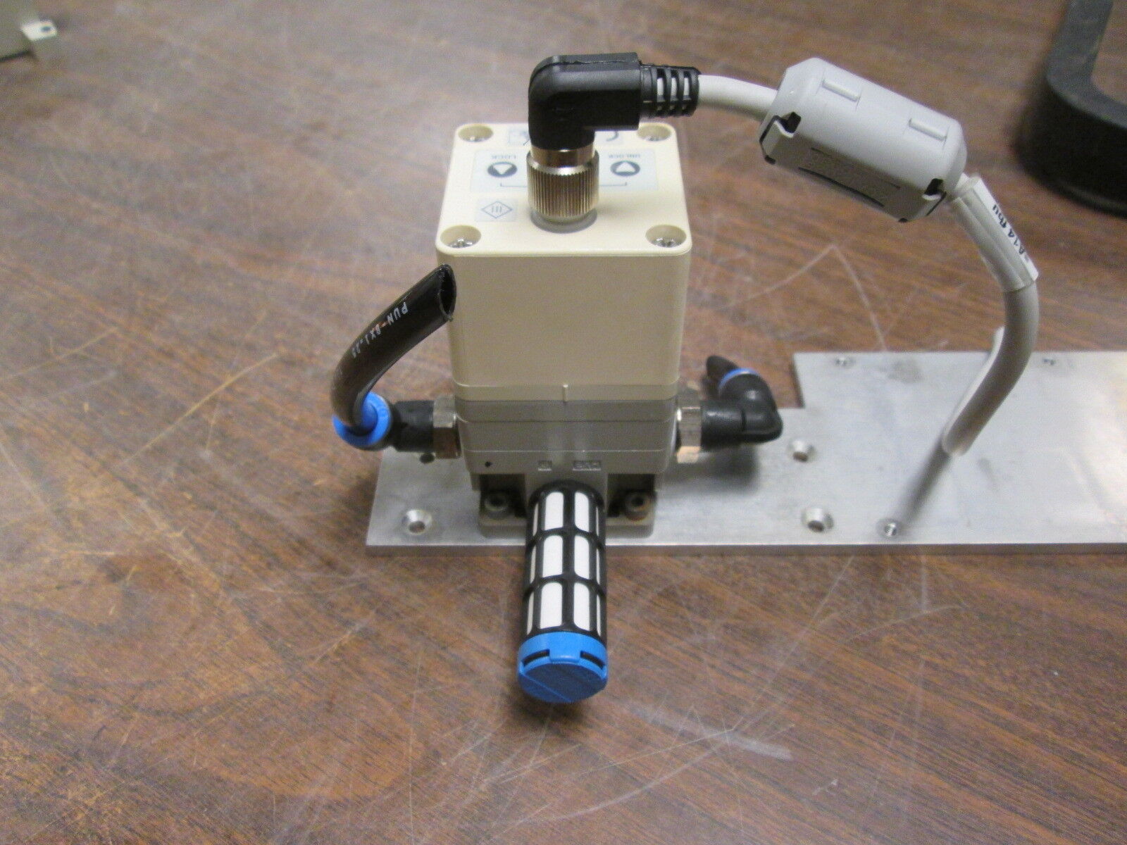 SMC E/P Regulator ITV2050-31F3N-Q Input: 0-10VDC Output:0.005-0.9MPa Used
