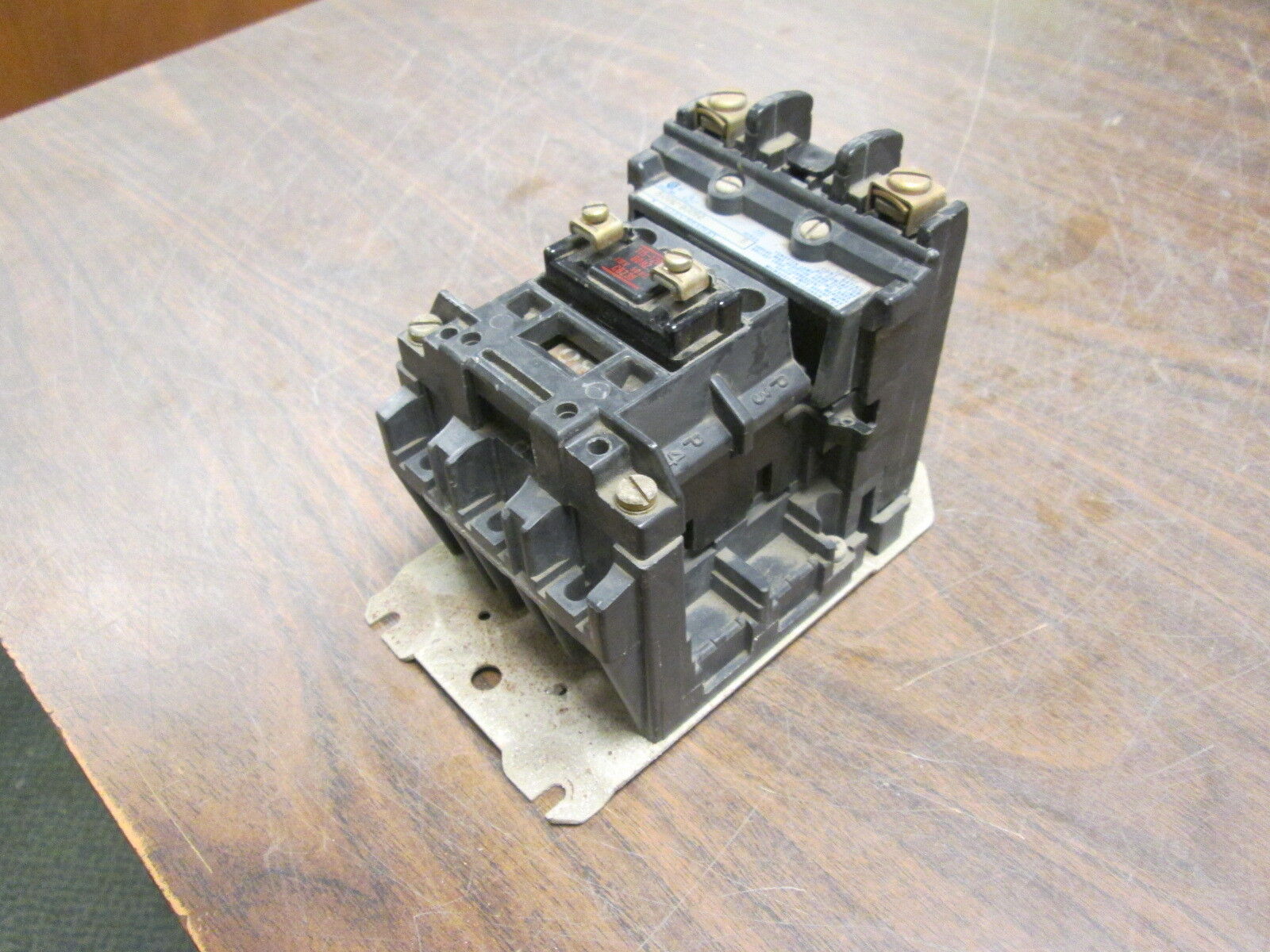 Allen-Bradley Contactor 500L-B0D92 30A 115-120V Coil Used