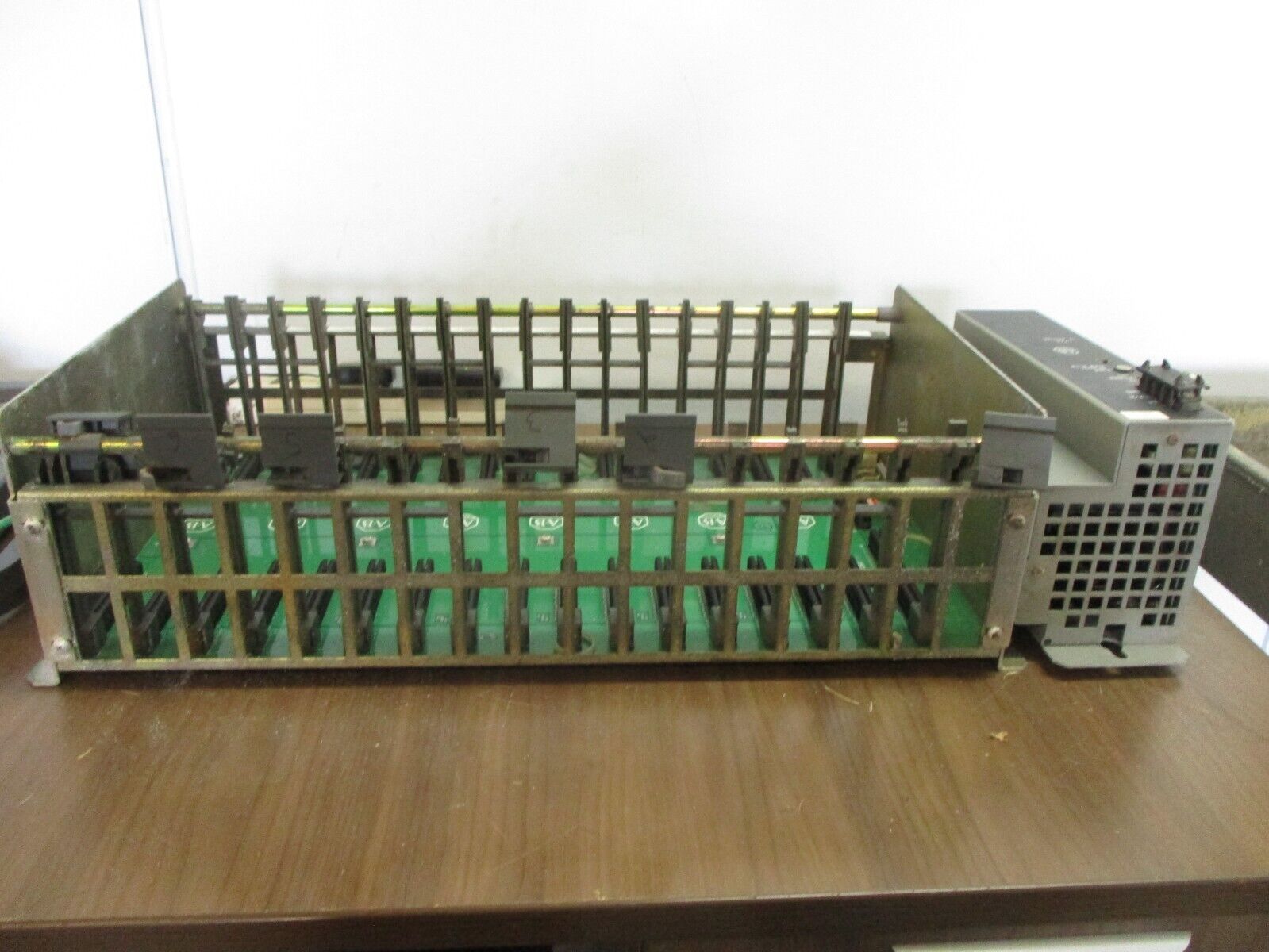 Allen-Bradley I/O Chassis w/ Power Supply 1771-A4B / 17771-P7 16-Slot Used