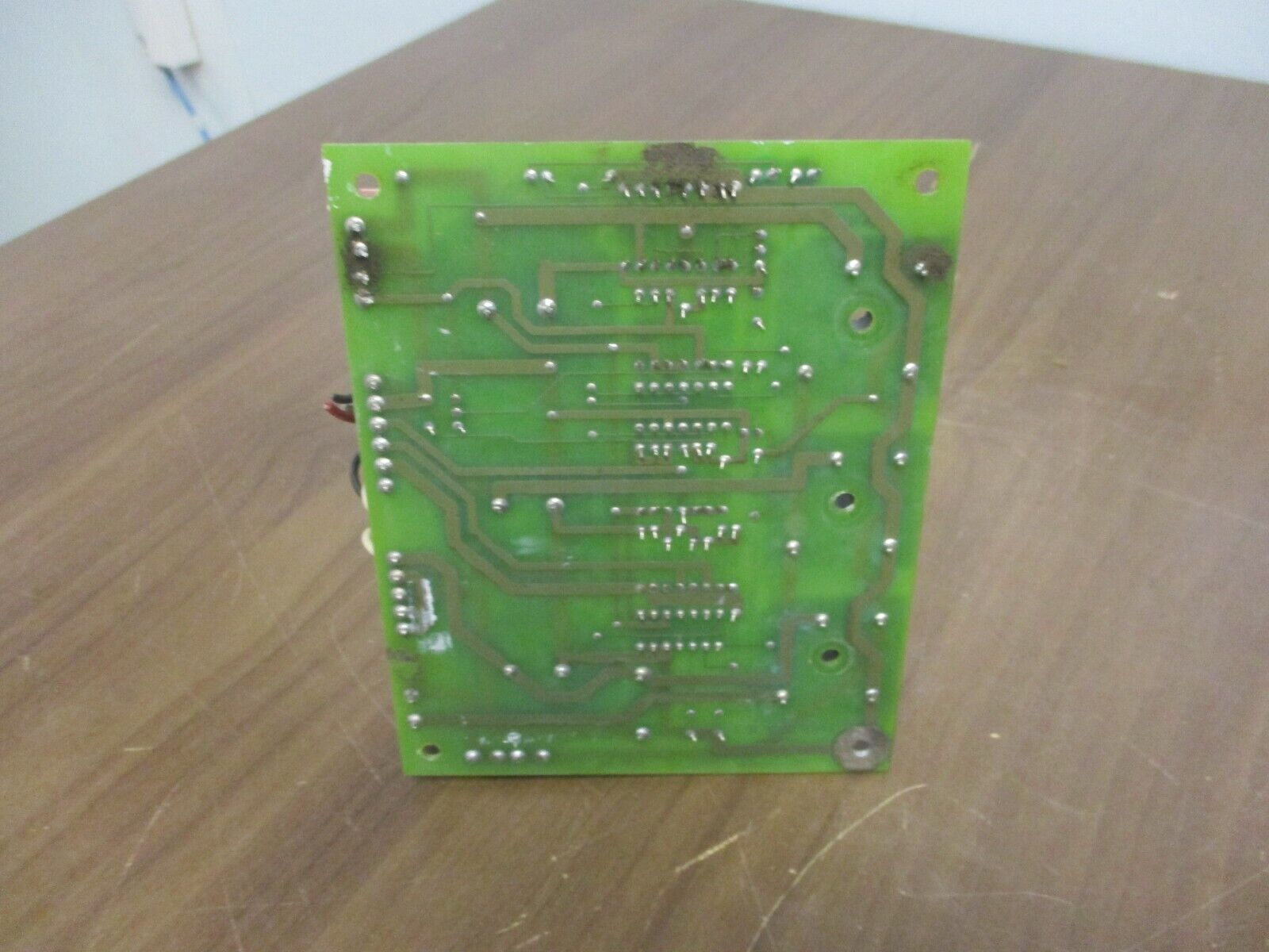 Eaton Power Supply Board 101073073-001 Rev. C00 20A 32V Used