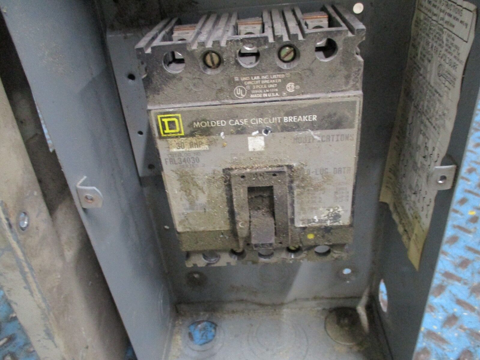 Square D Enclosed Circuit Breaker FAL34030 30A 600V *Missing Cover Screws* Used